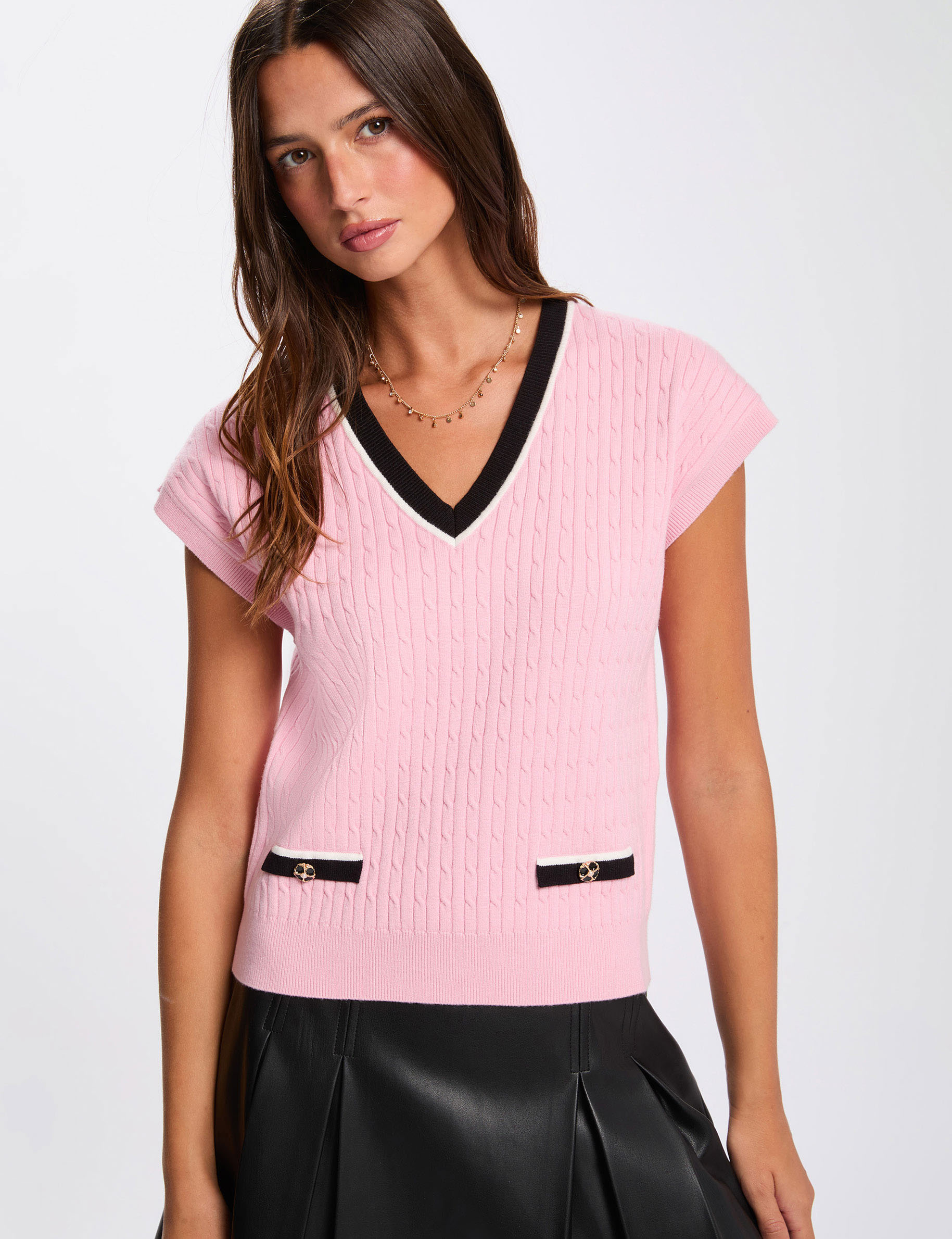 Pull ajust&eacute; col v rose femme
