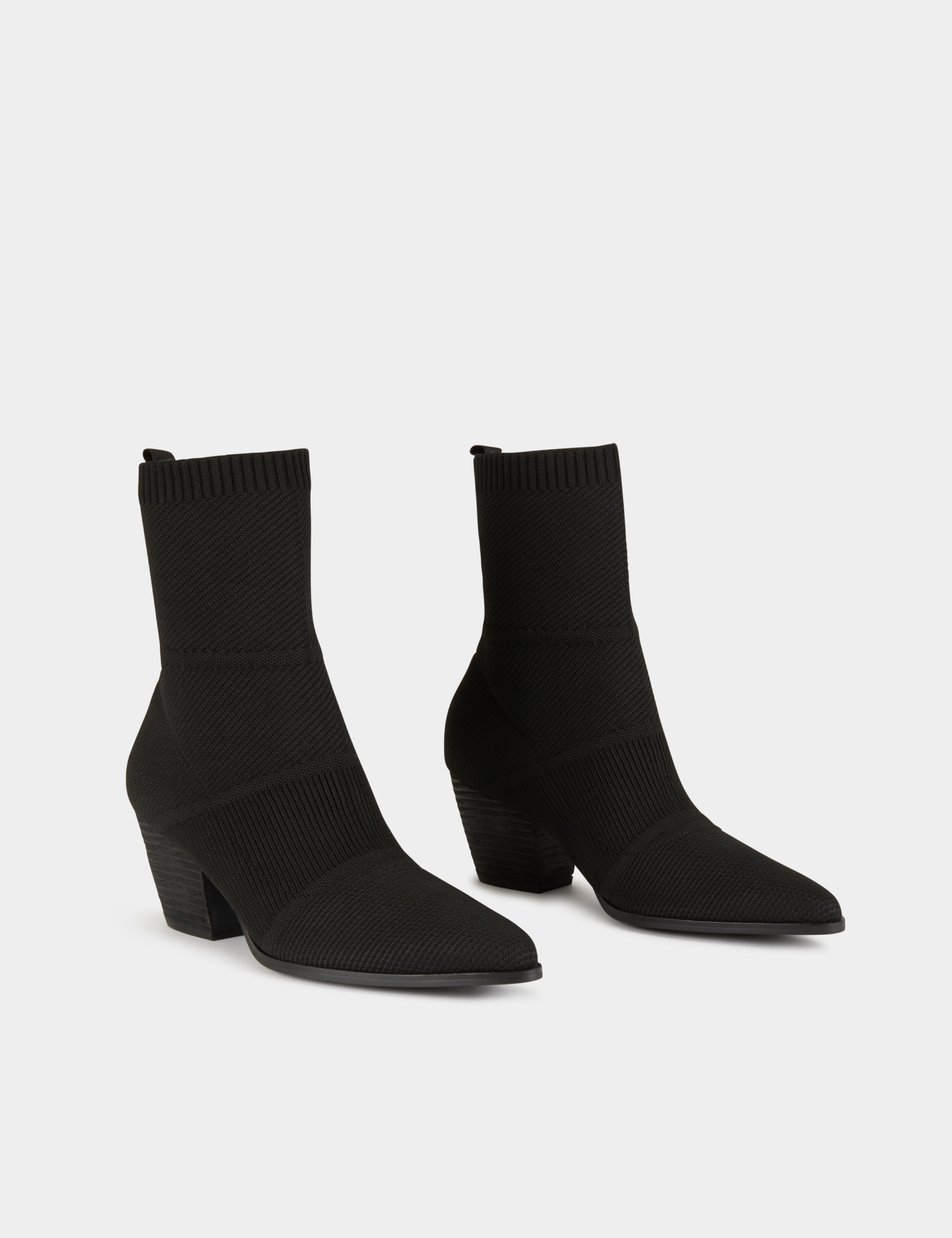 bottines cotelees a talons bottier noir femme Bottines côtelées à talons bottier noir femme