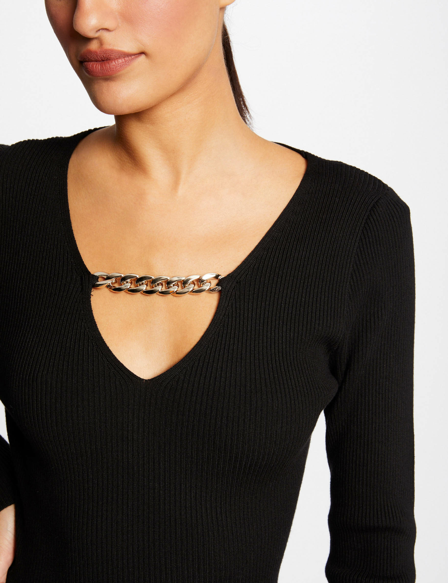 Pull manches longues à détail chaîne noir femme