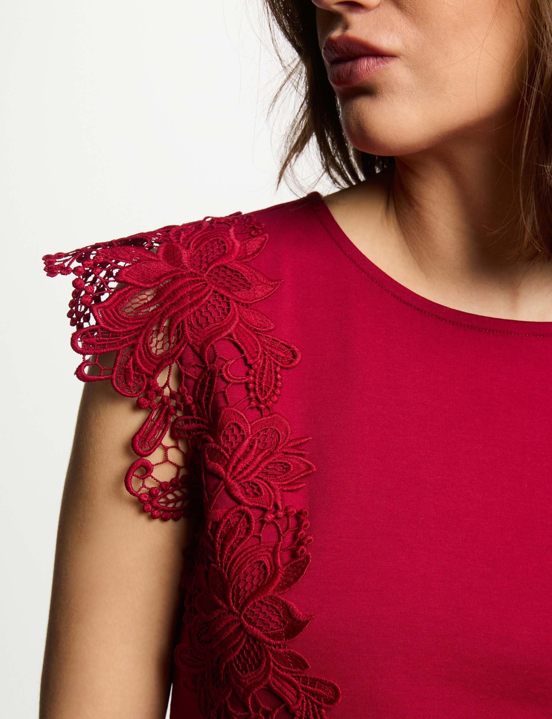 t shirt manches courtes rouge fonce femme T-shirt manches courtes rouge foncé femme
