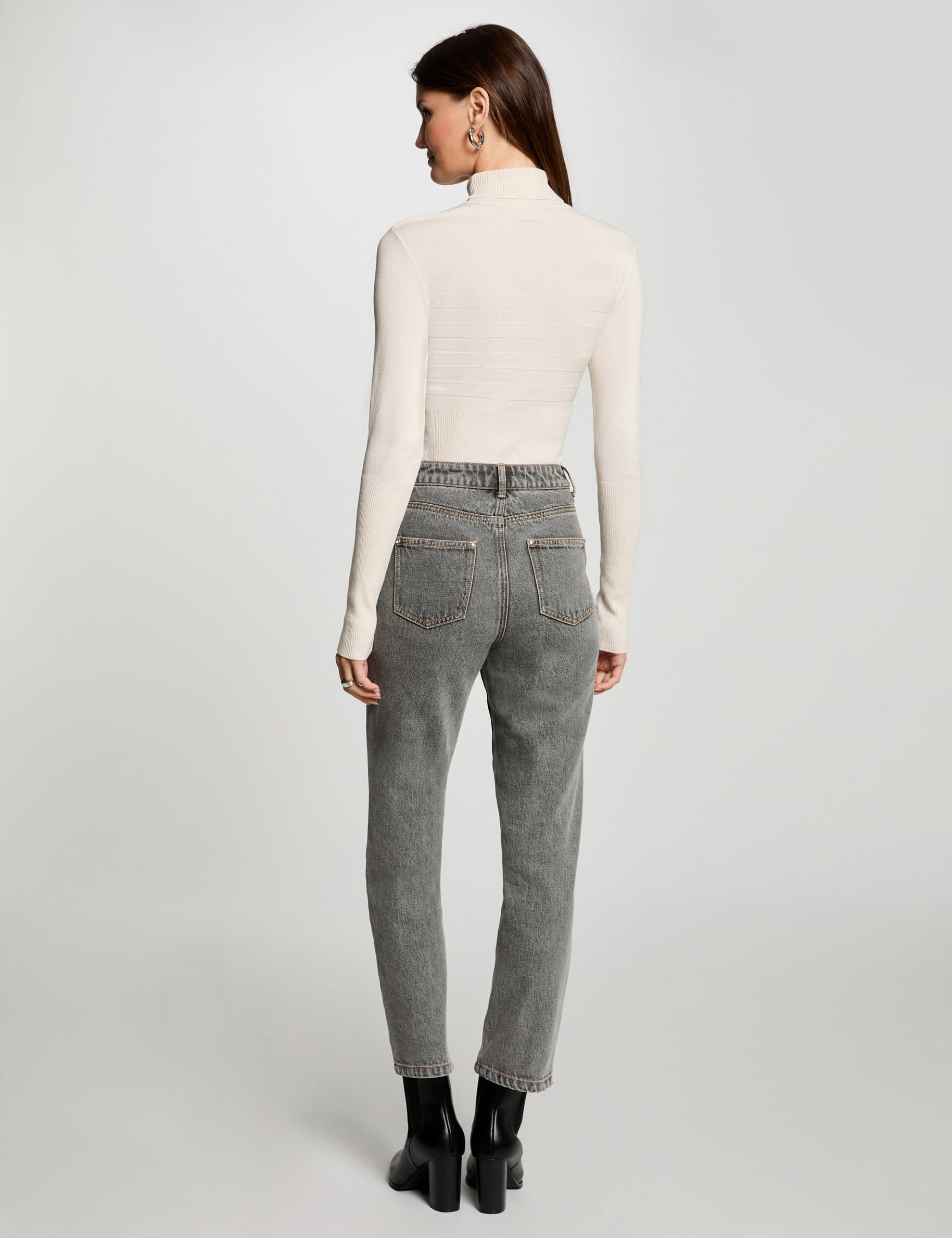 Pull col roul&eacute; cintr&eacute; ivoire femme