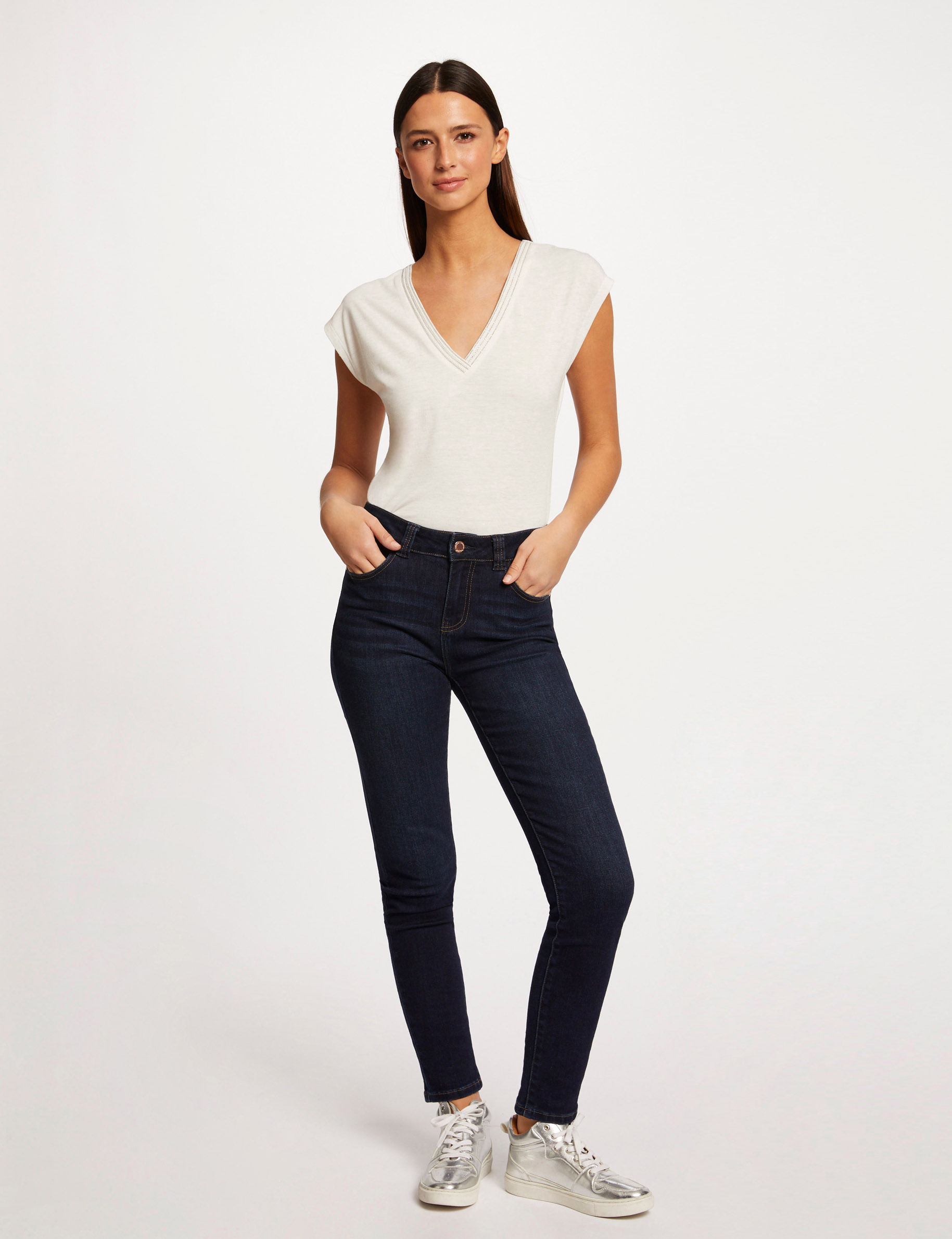 T-shirt manches courtes col en V ecru femme T-shirt manches courtes col en V ecru femme