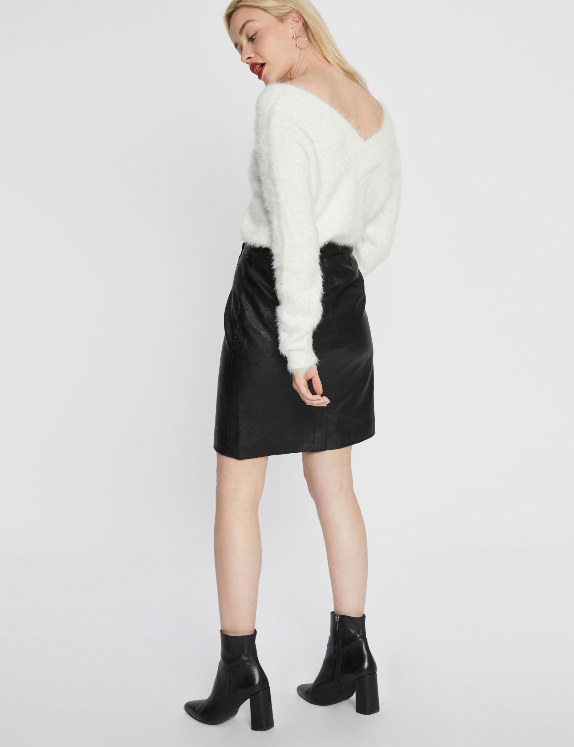 Pull duveteux col V devant et dos ivoire femme