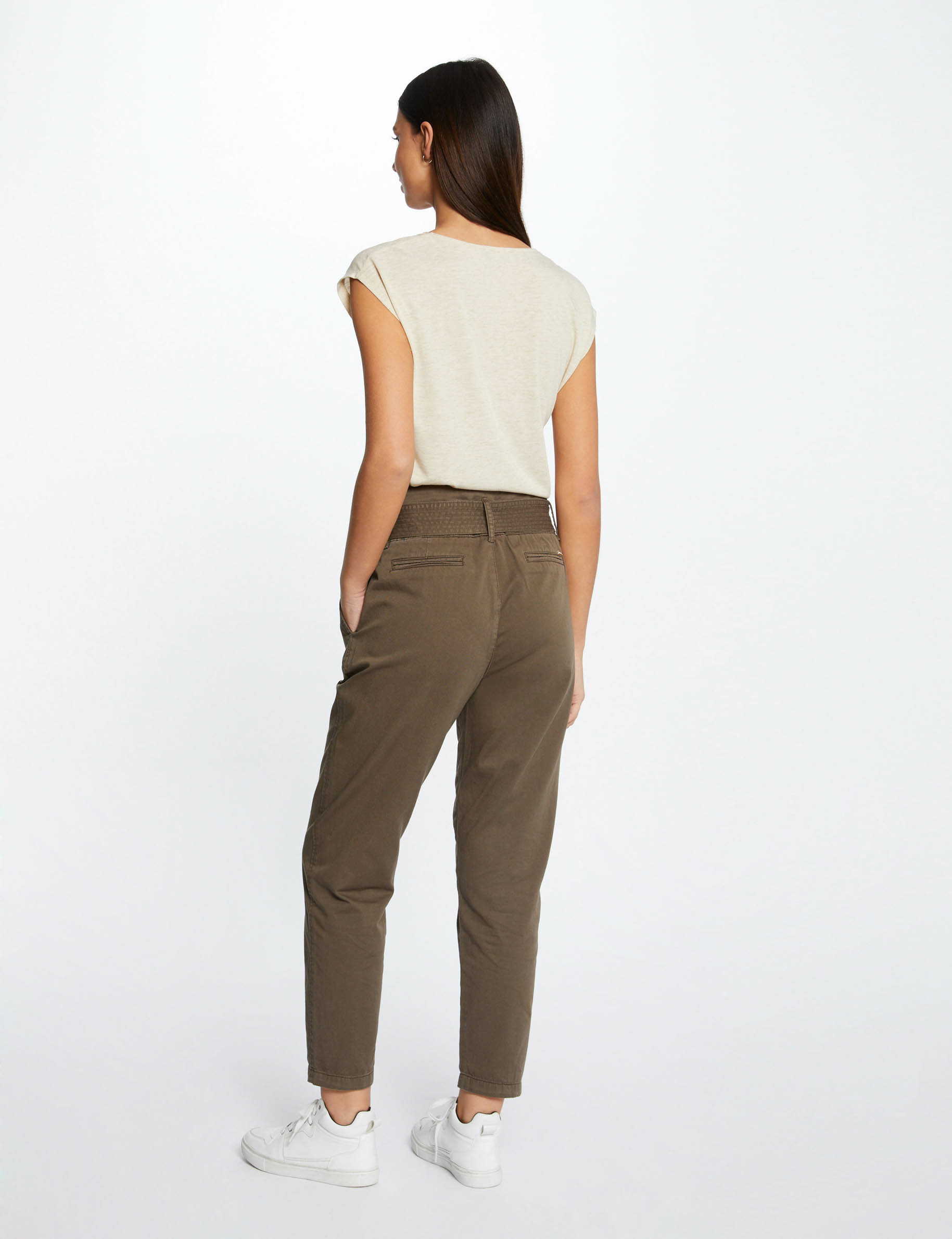 T-shirt manches courtes à col en V sable femme T-shirt manches courtes à col en V sable femme