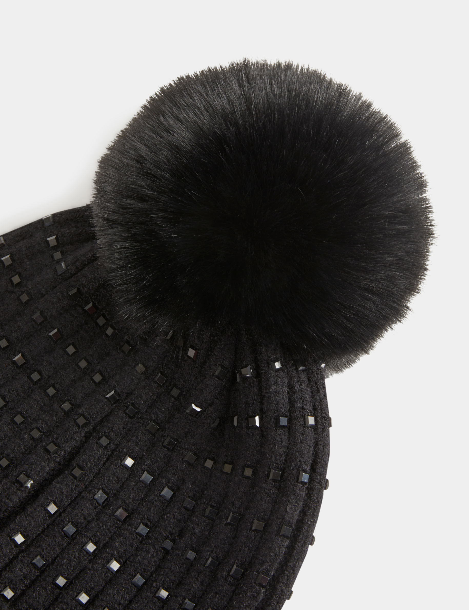 Bonnet tricoté à pompon noir femme