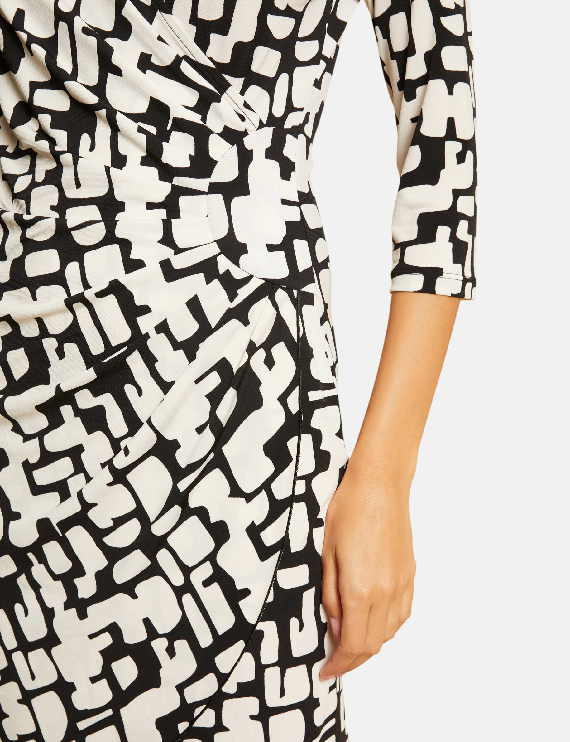 Robe ajustée drapée imprimée ecru femme Robe ajustée drapée imprimée ecru femme
