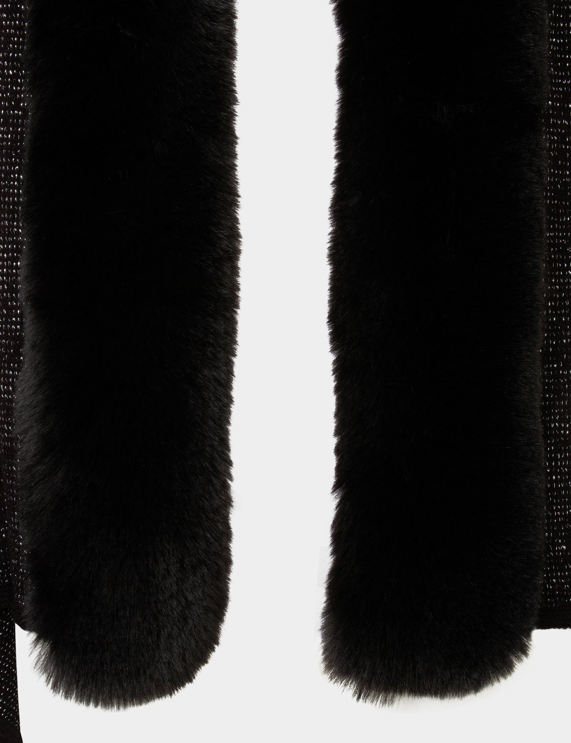 poncho a details imitation fourrure noir femme Poncho à détails imitation fourrure noir femme