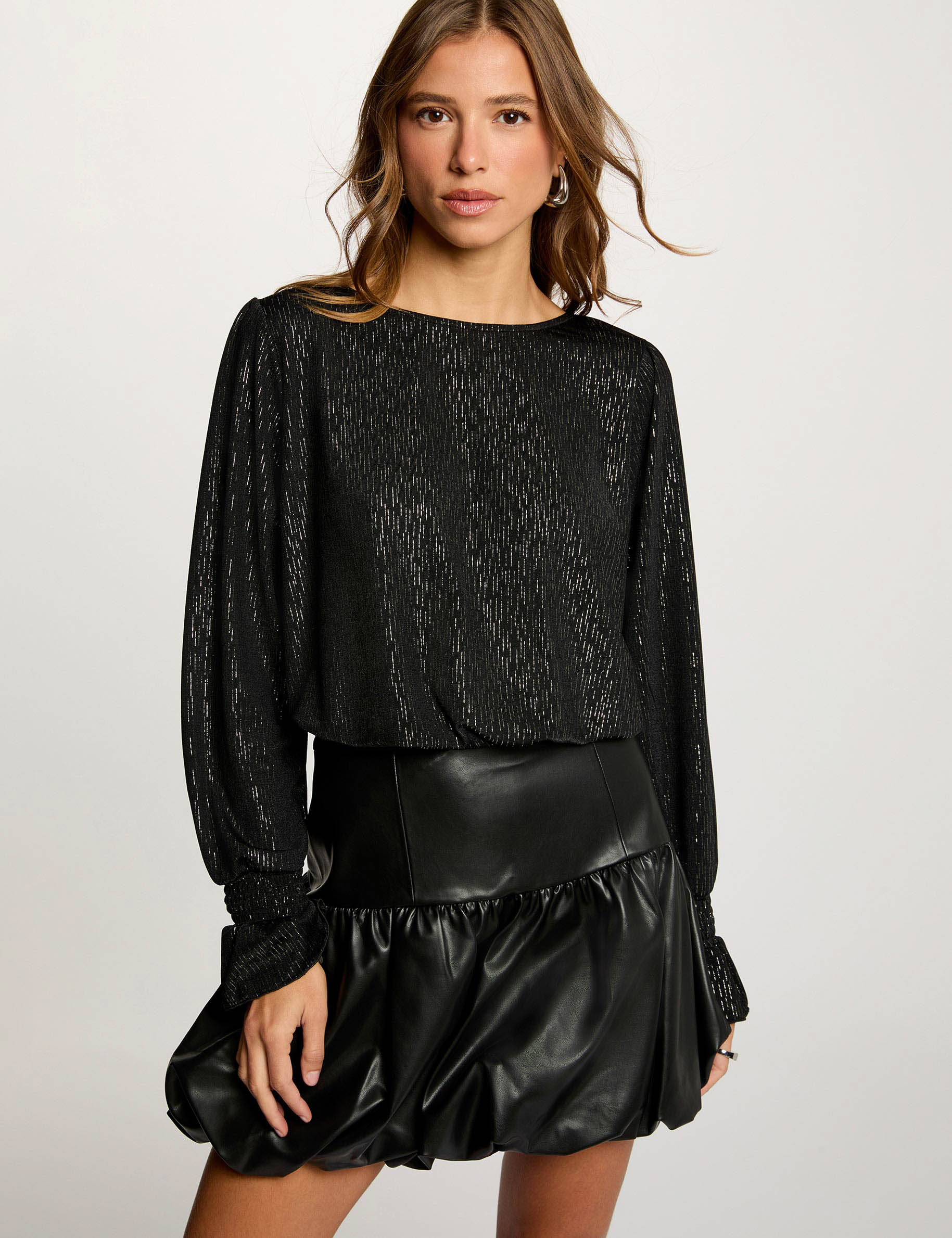 Jupe courte ajust&eacute;e noir femme