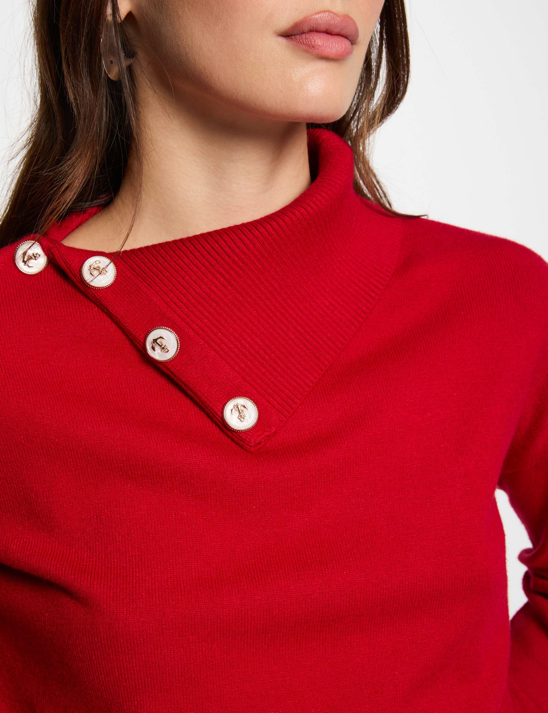 pull col a revers et boutons rouge femme Pull col à revers et boutons rouge femme