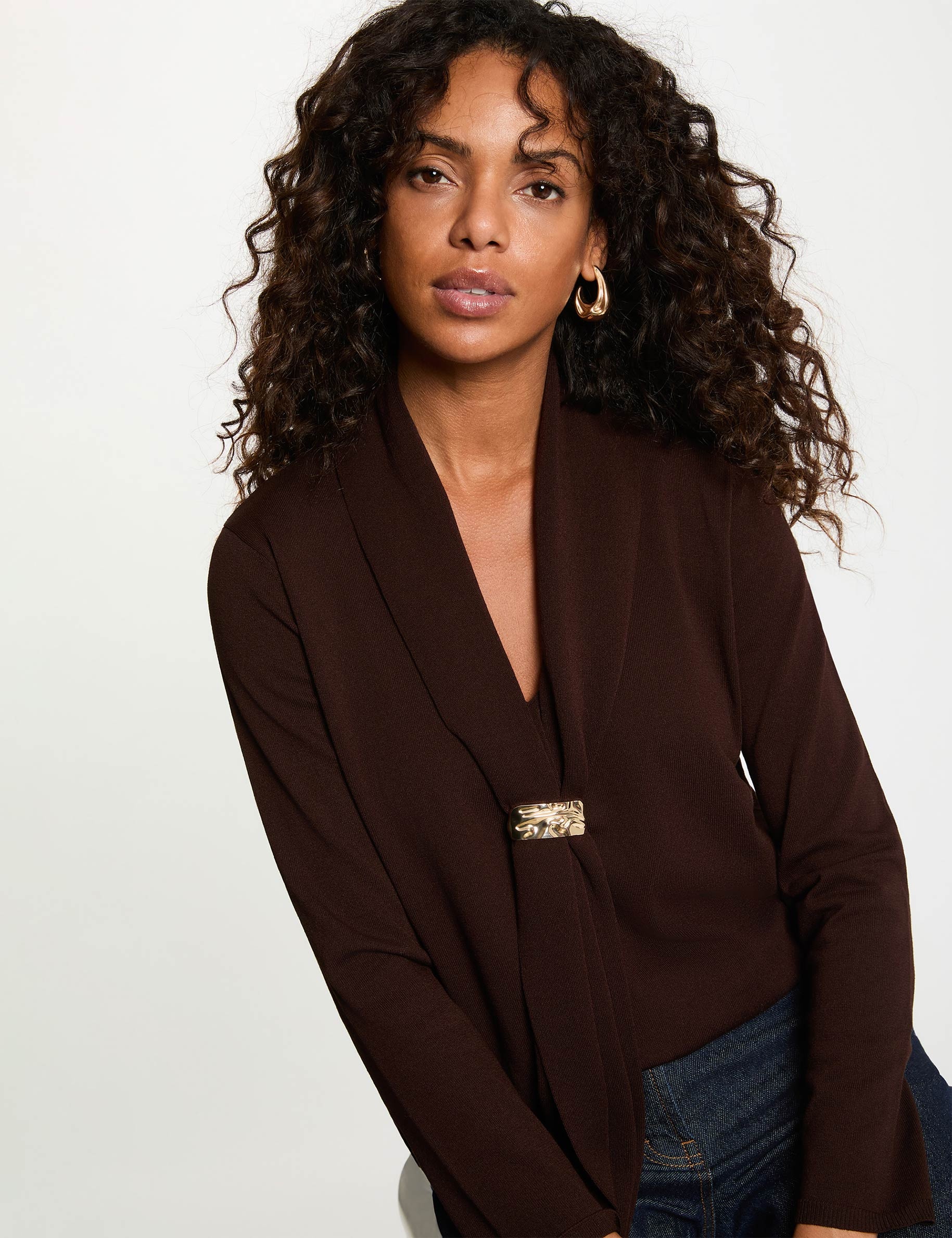 Pull col ch&acirc;le marron fonc&eacute; femme