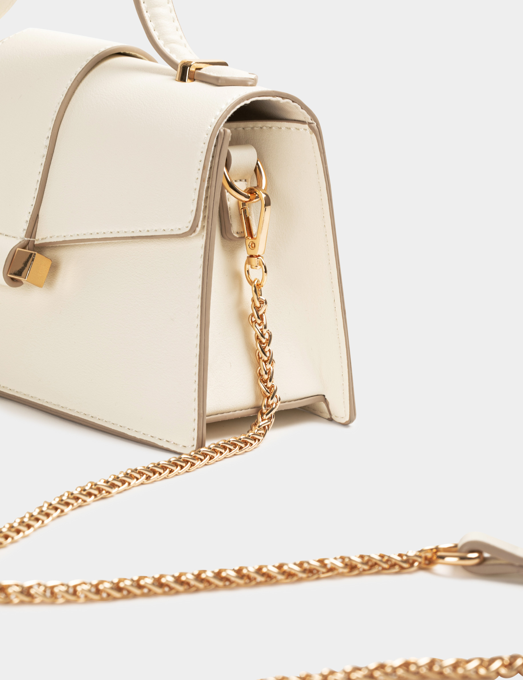 Sac pochette avec bandoulière chaîne beige femme