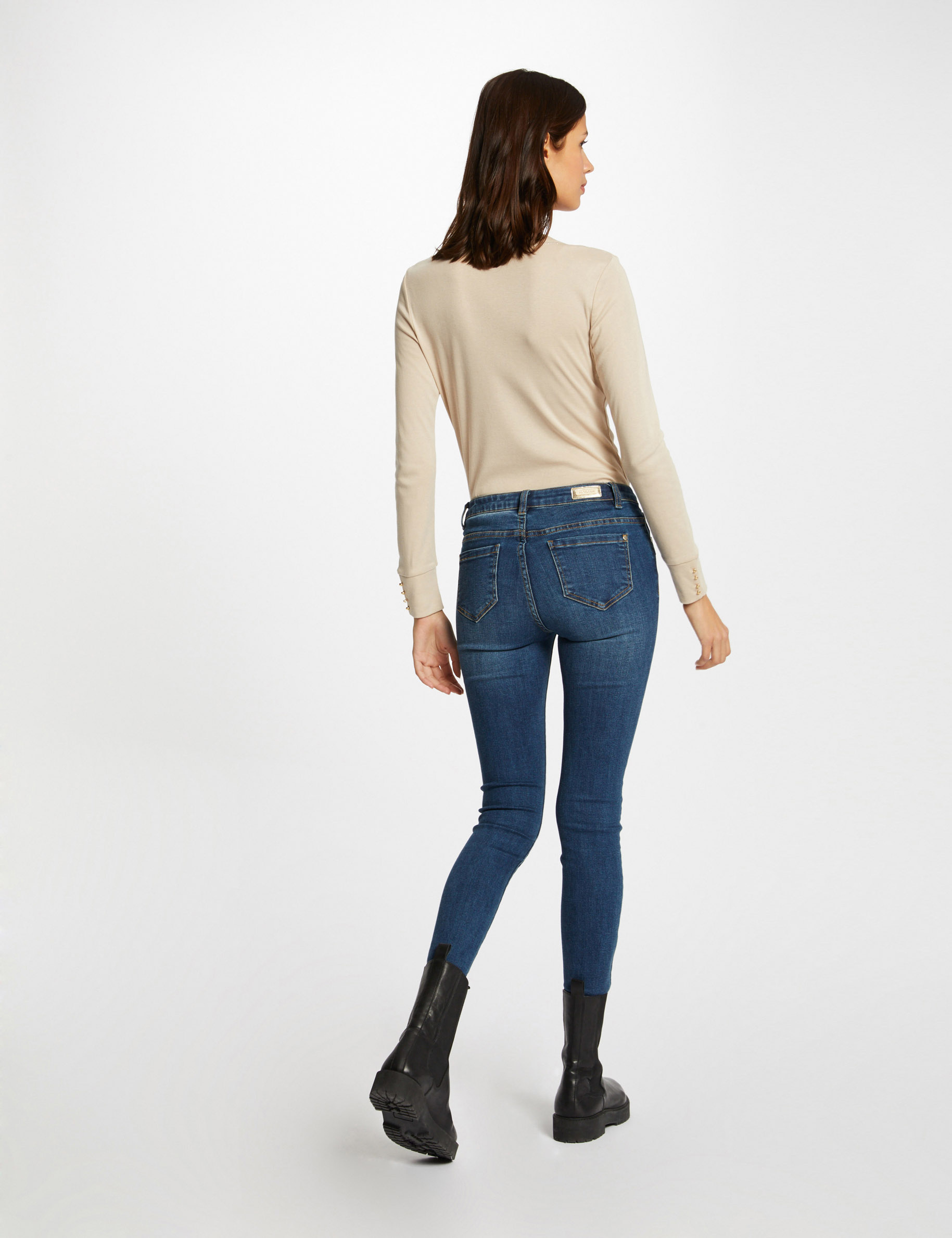 T-shirt manches longues avec col en V mastic femme T-shirt manches longues avec col en V mastic femme