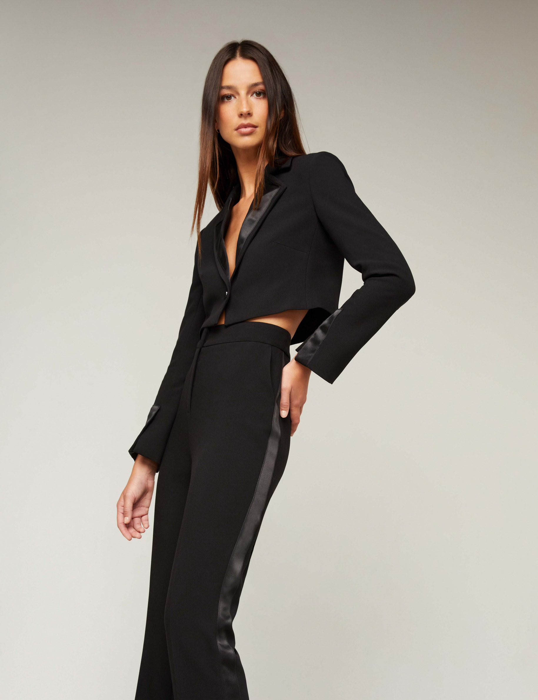 Veste courte smocking col satin noir femme