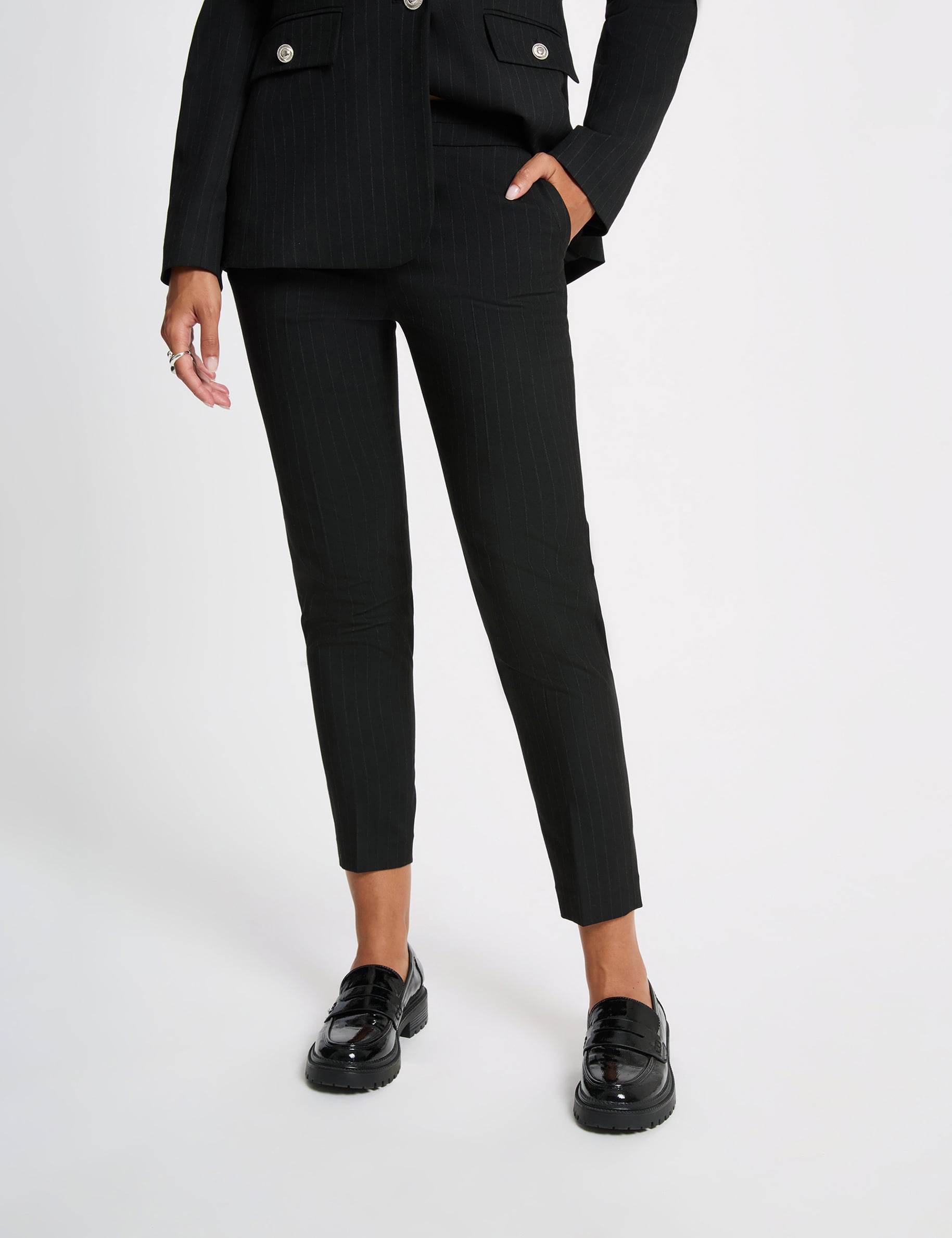 Pantalon slim 7/8 noir femme