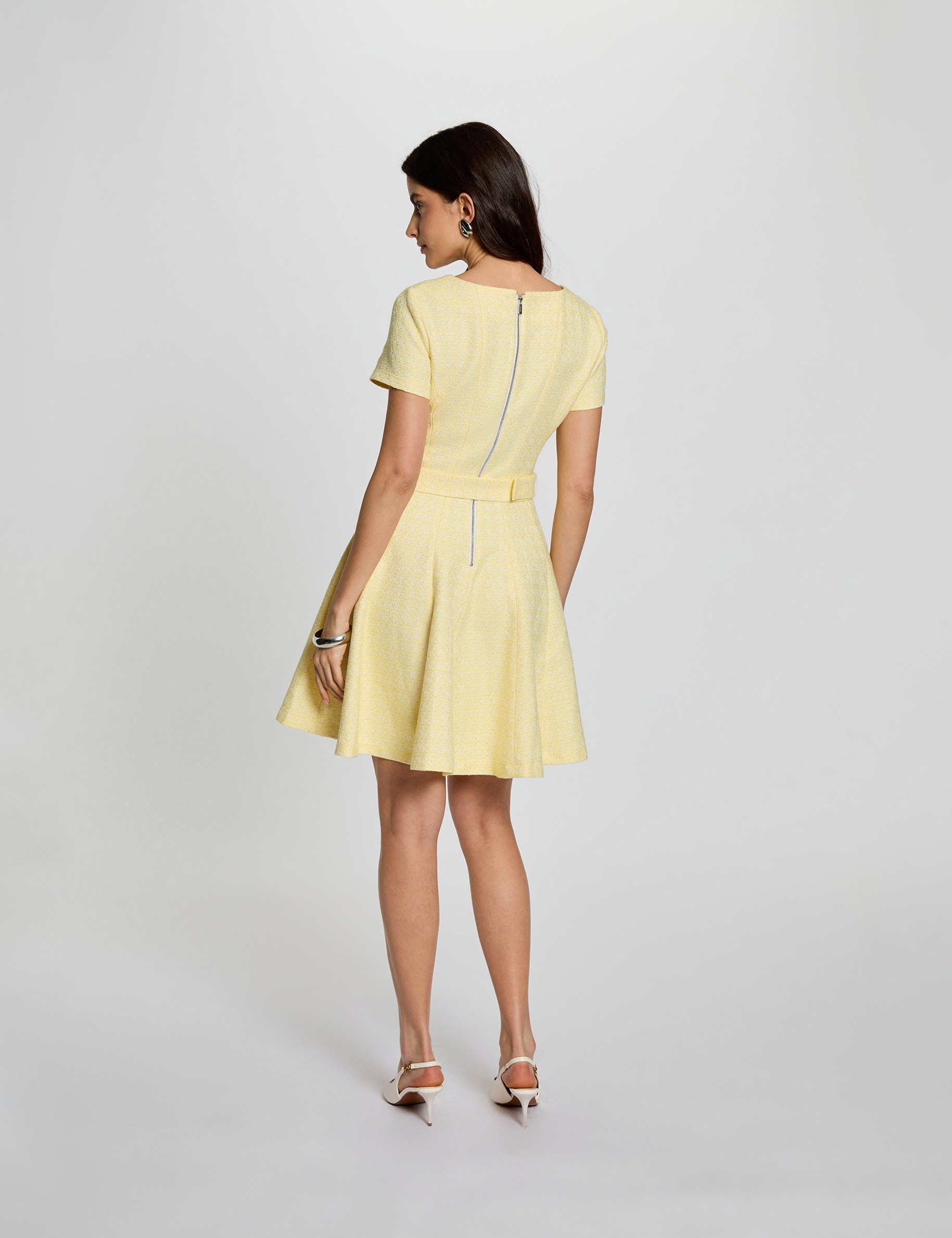 Robe courte ceintur&eacute;e jaune pastel femme