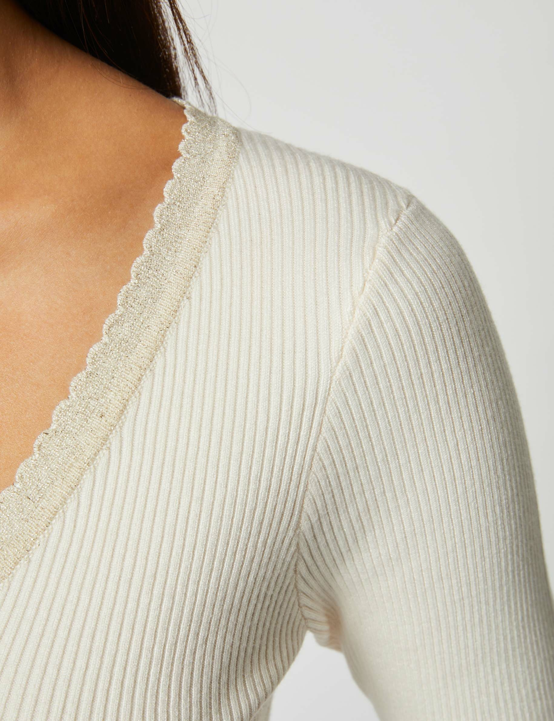 Pull manches longues avec col en V ivoire femme Pull manches longues avec col en V ivoire femme