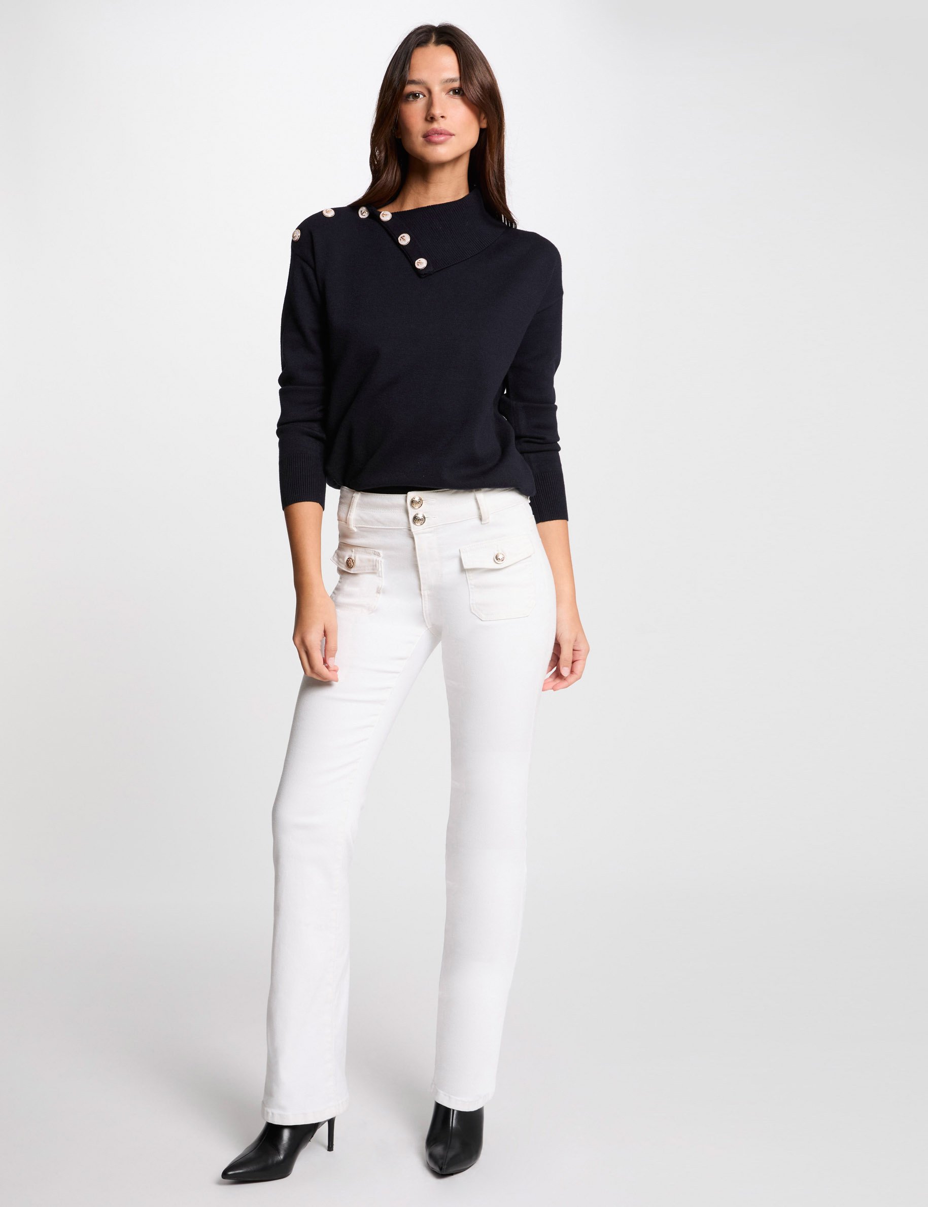 pull col a revers et boutons bleu marine femme Pull col à revers et boutons bleu marine femme