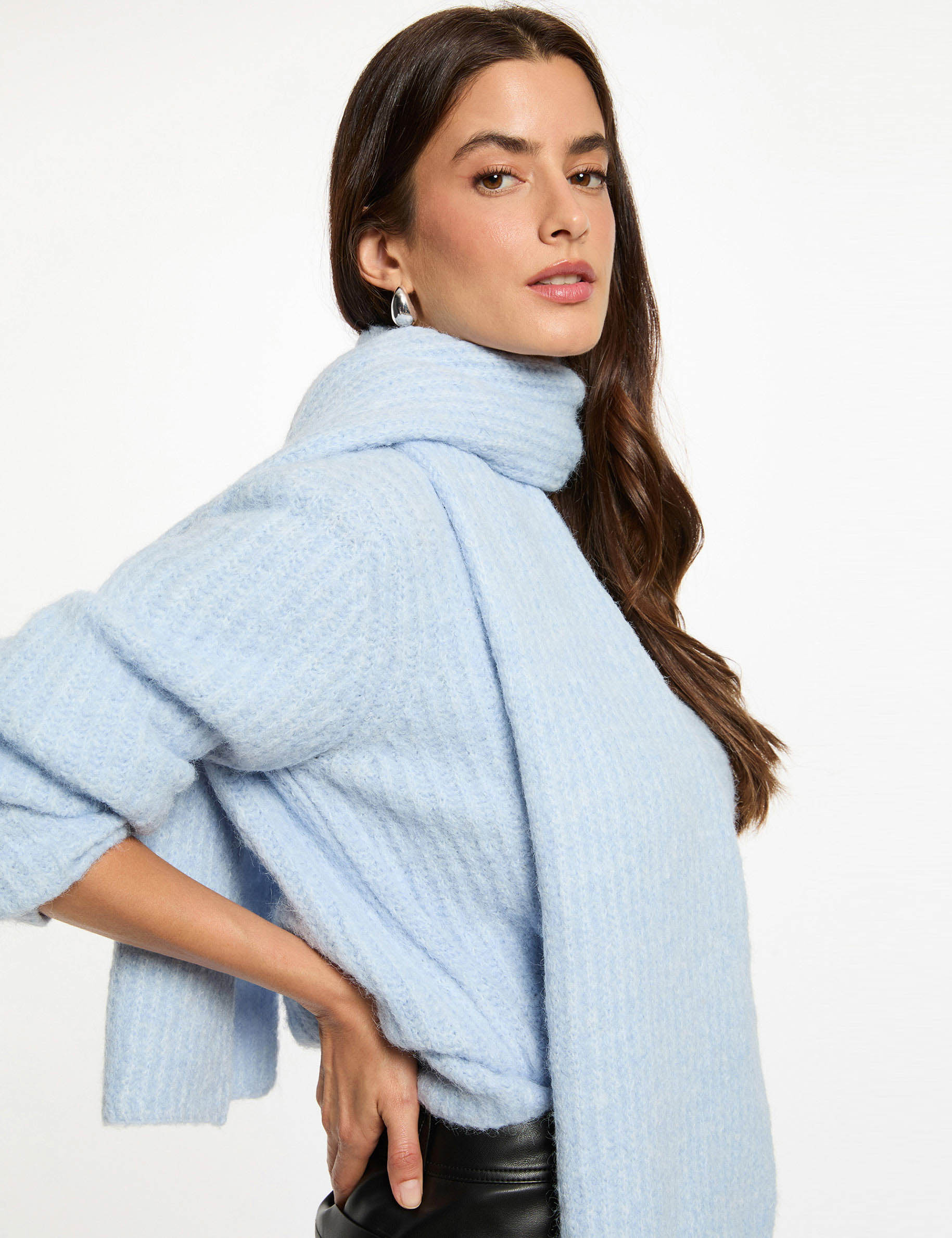Pull col &eacute;charpe bleu ciel femme