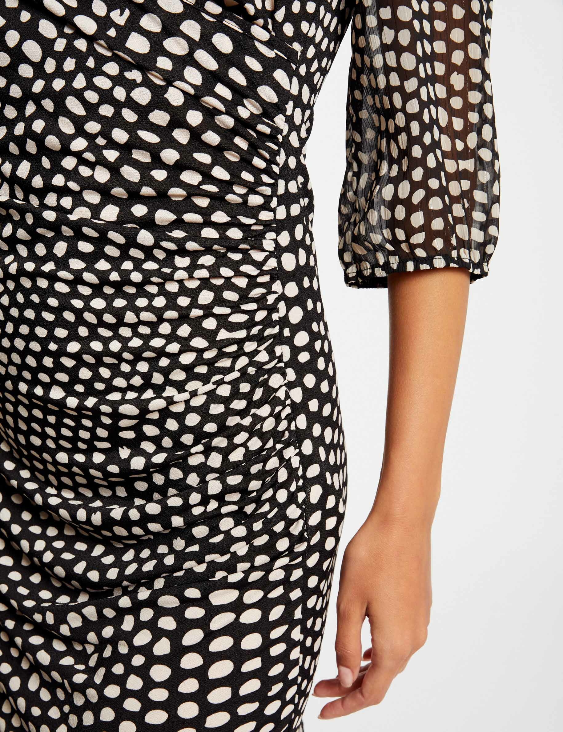 robe ajustee drapee imprime a pois noir femme Robe ajustée drapée imprimé à pois noir femme