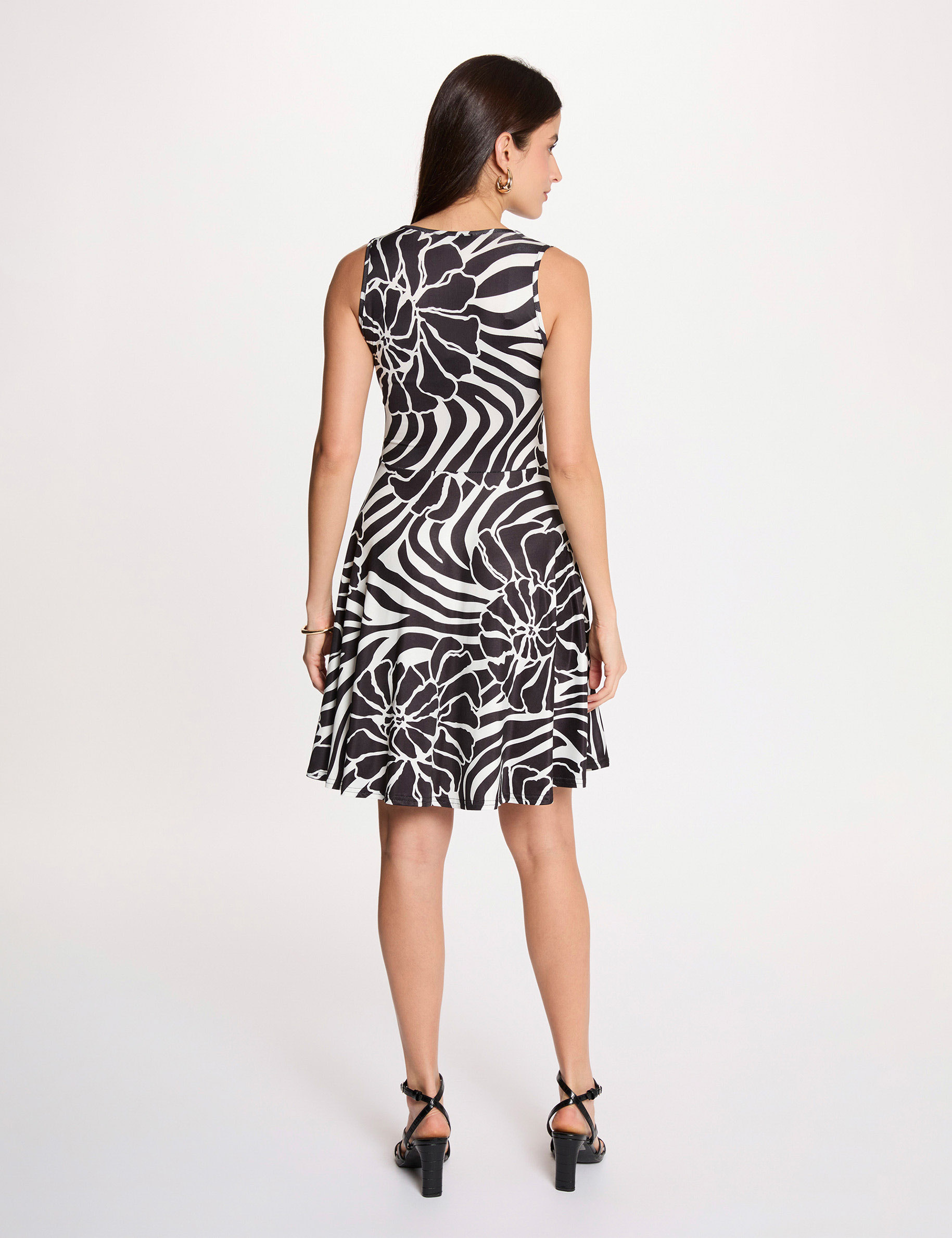 Robe courte d&eacute;collet&eacute; noir femme