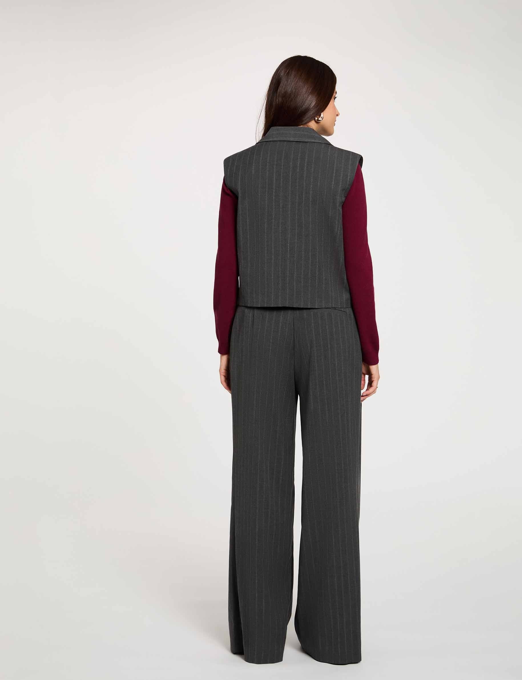 Gilet ray&eacute; sans manches denim gris fonce femme