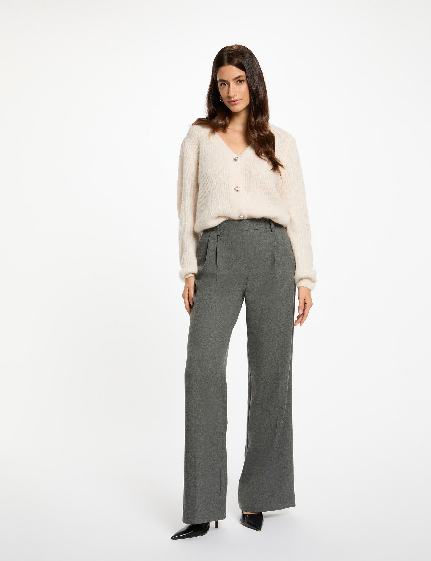 Gilet ajust&eacute; col v ivoire femme