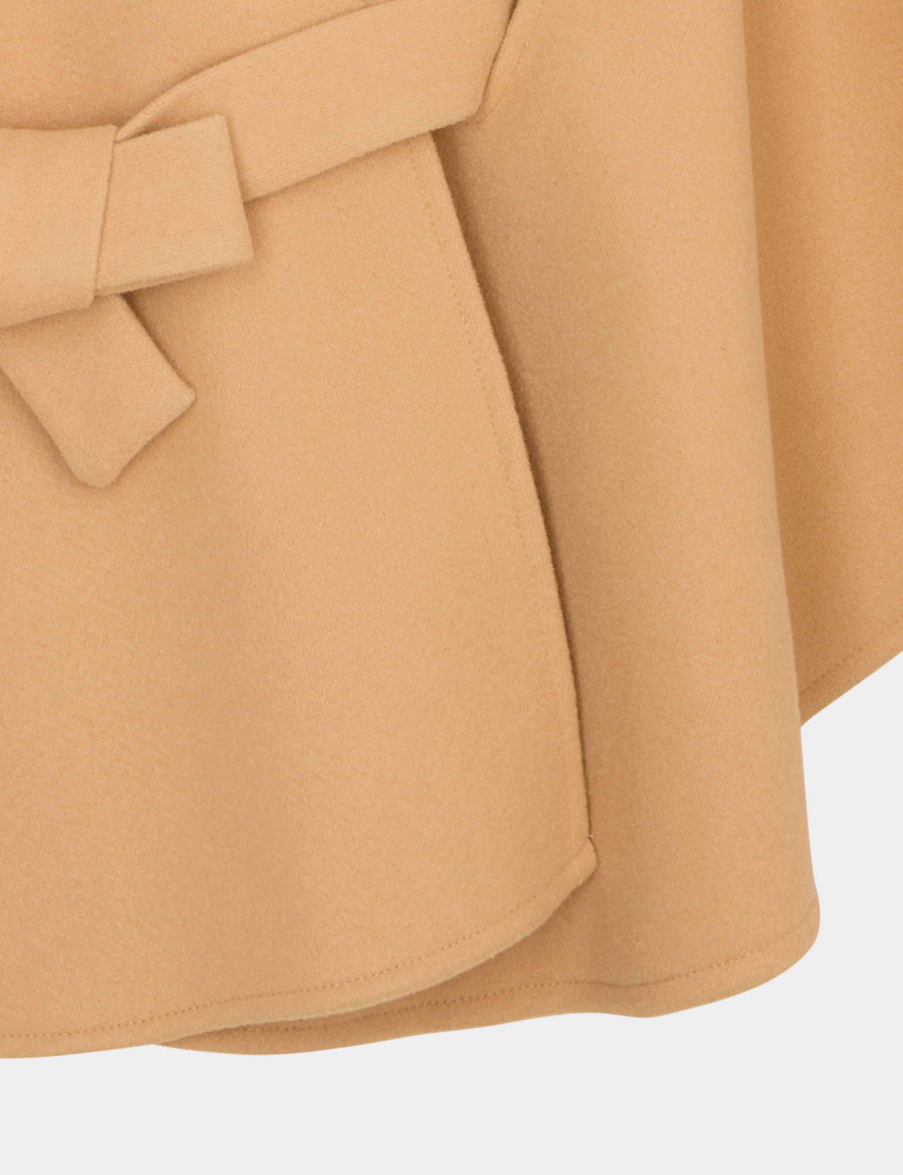 Cape ceintur&eacute;e beige femme