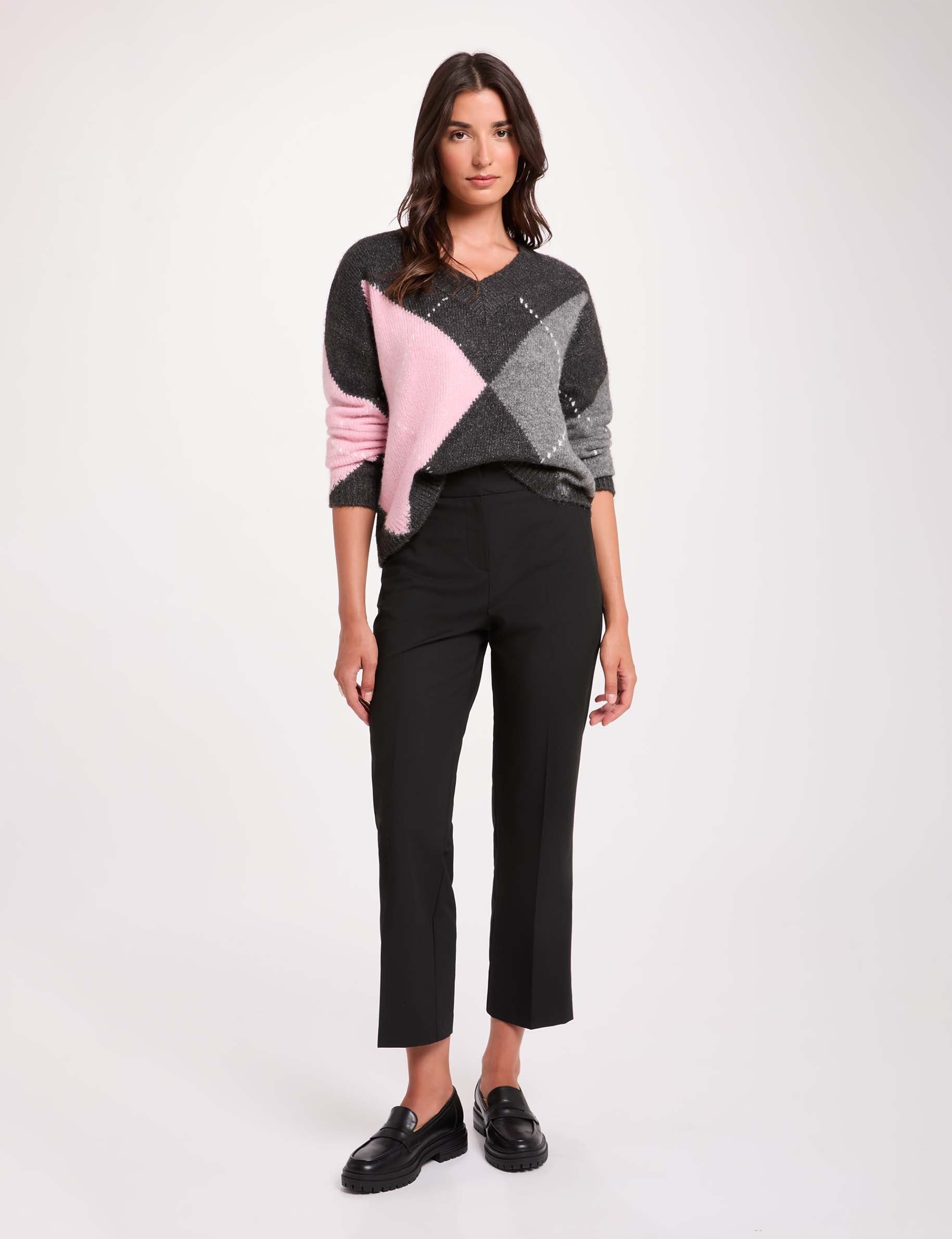Pull jacquard col v gris fonc&eacute; femme