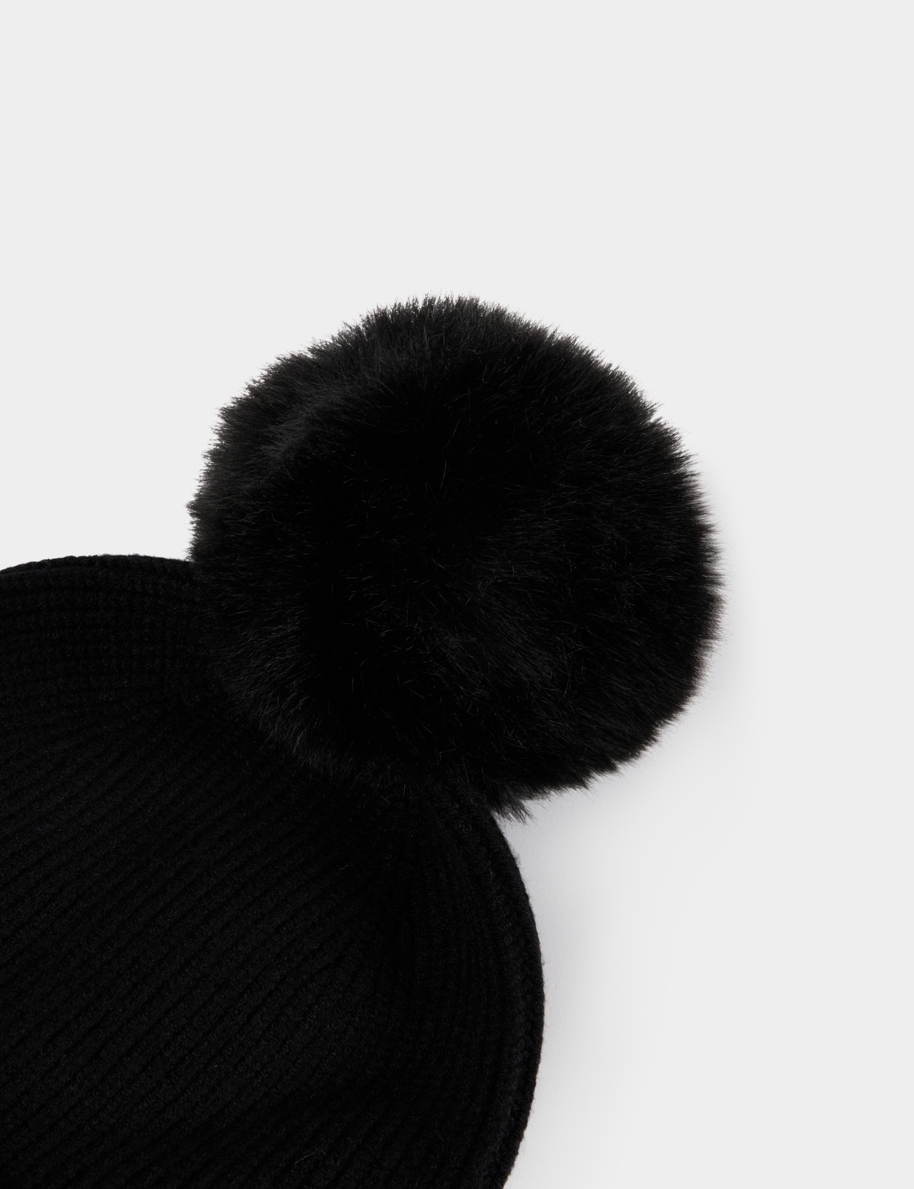 Bonnet &agrave; pompon noir femme