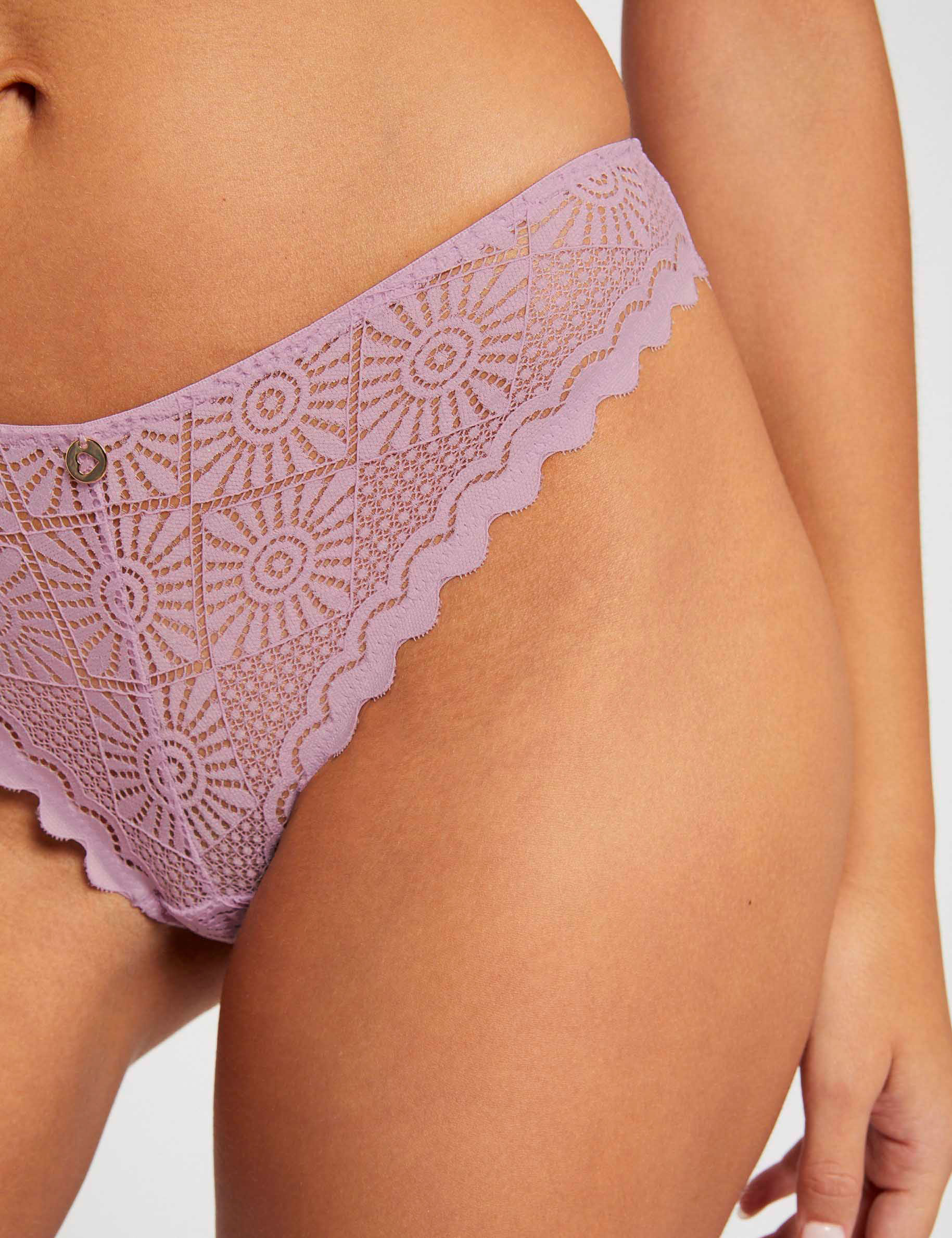 Slip en dentelle parme femme