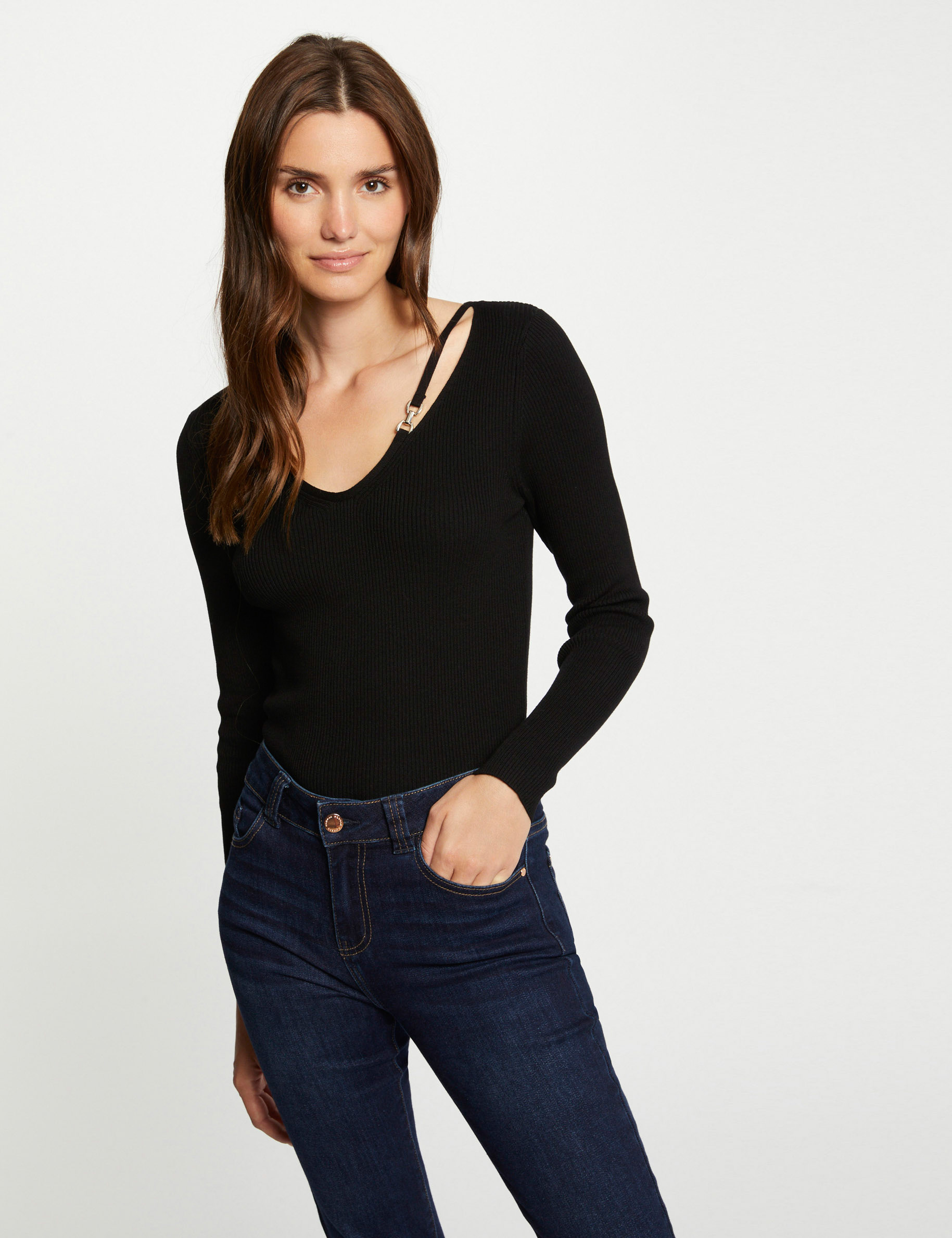 Image of Pull manches longues avec boucles noir femme