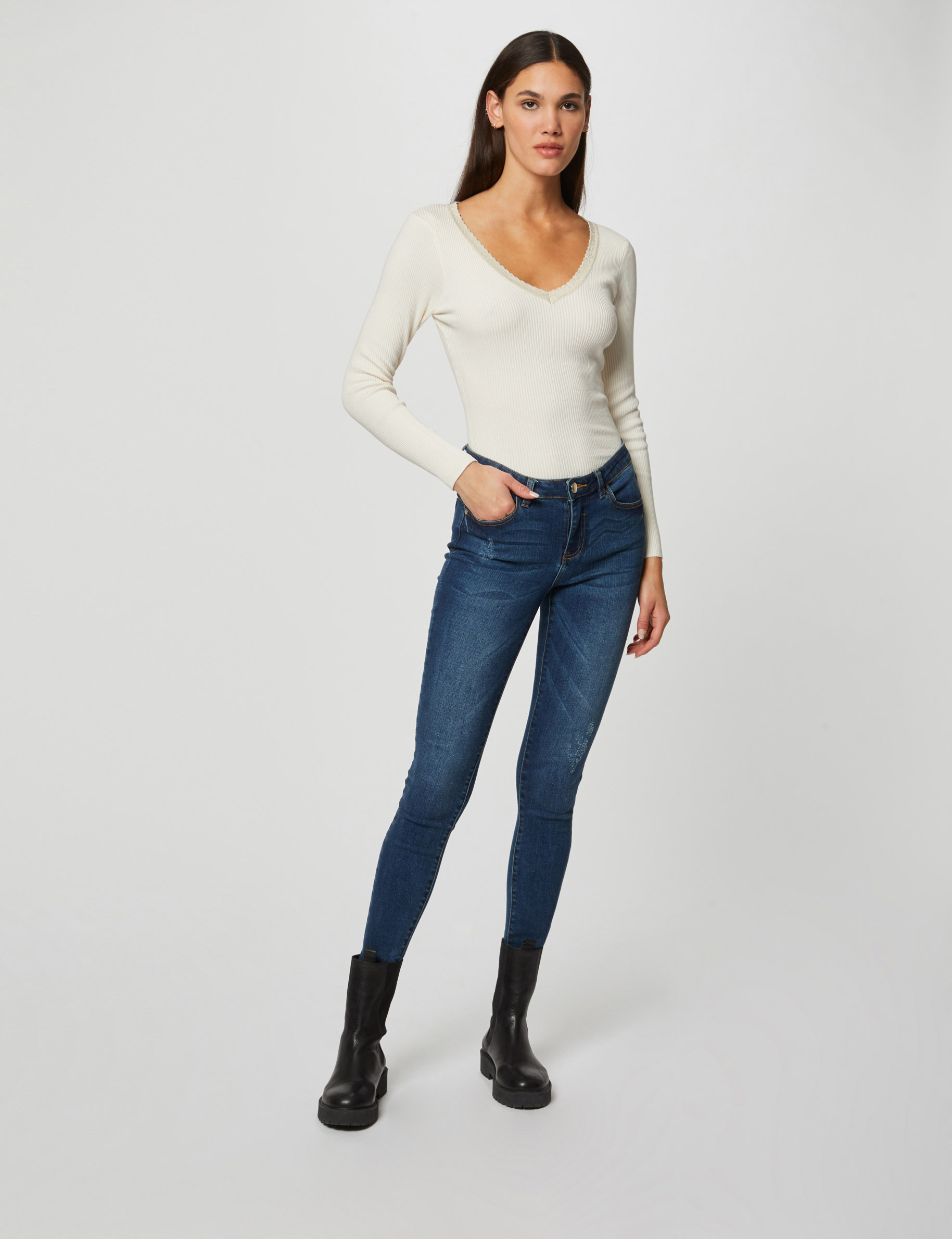 Pull manches longues avec col en V ivoire femme Pull manches longues avec col en V ivoire femme