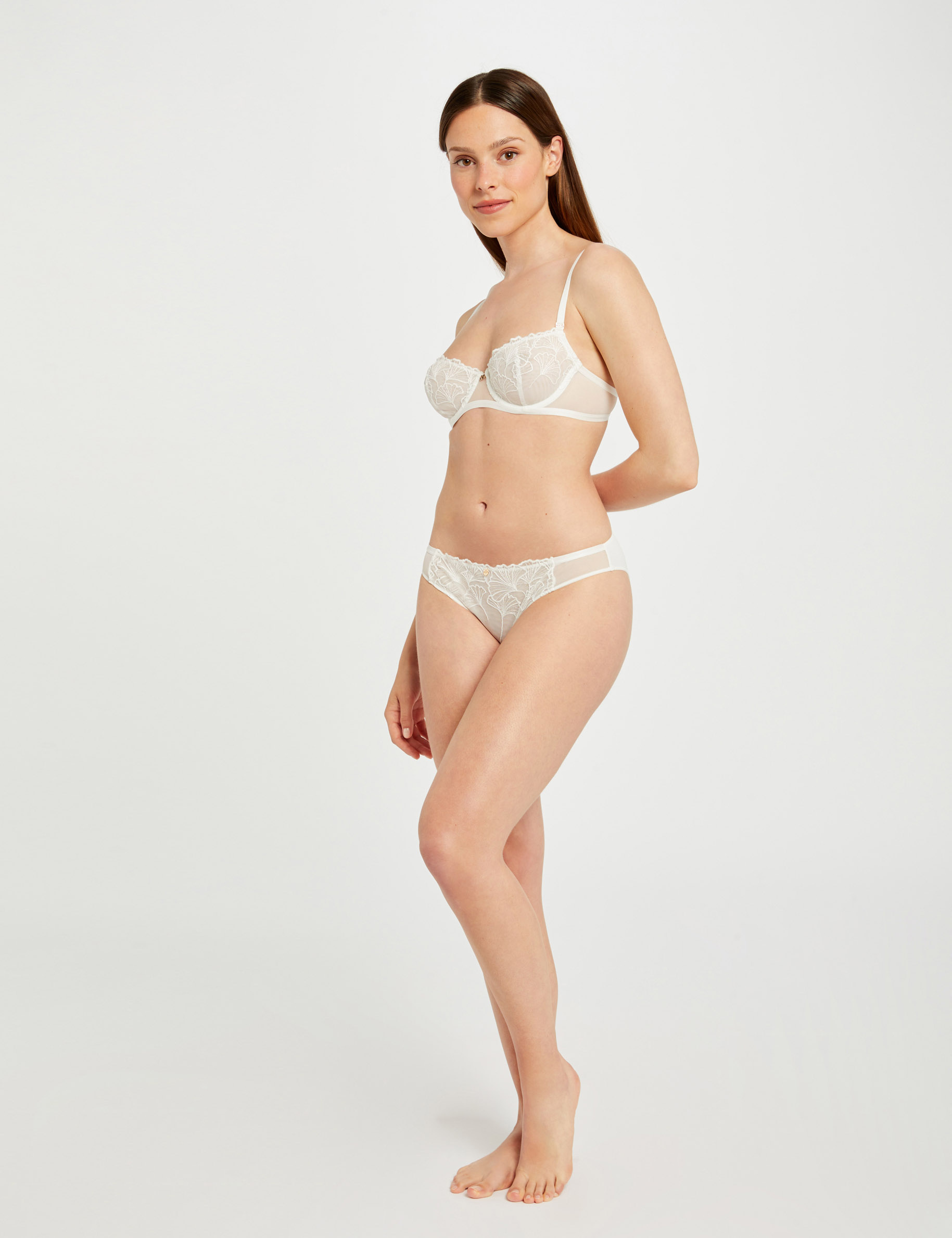 slip en dentelle ivoire femme Slip en dentelle ivoire femme