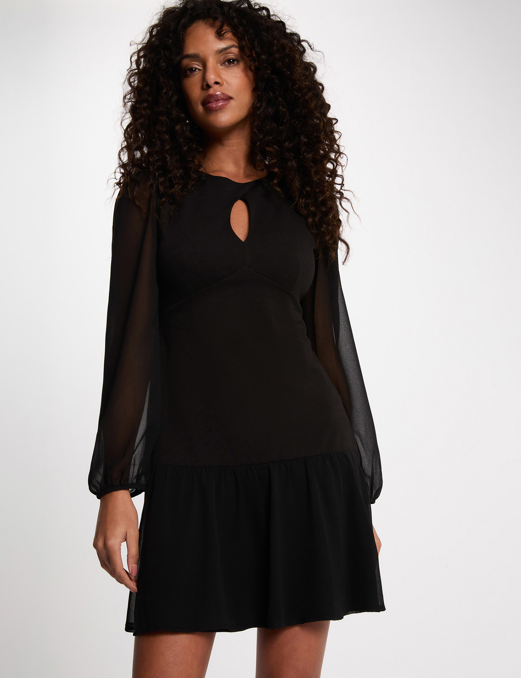 Robe courte avec manches transparentes noir femme