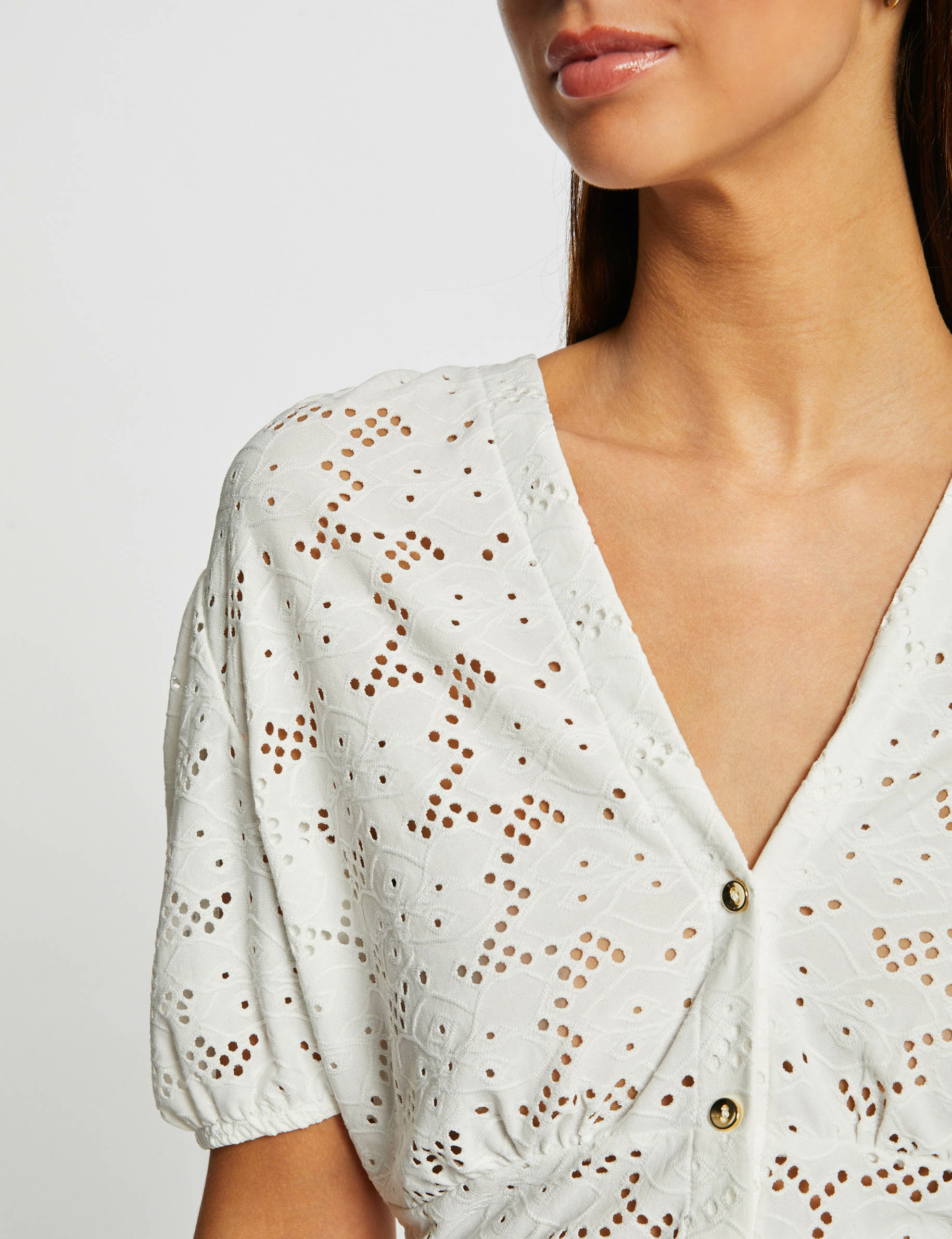 t shirt manches courtes a broderie ecru femme T-shirt manches courtes à broderie ecru femme