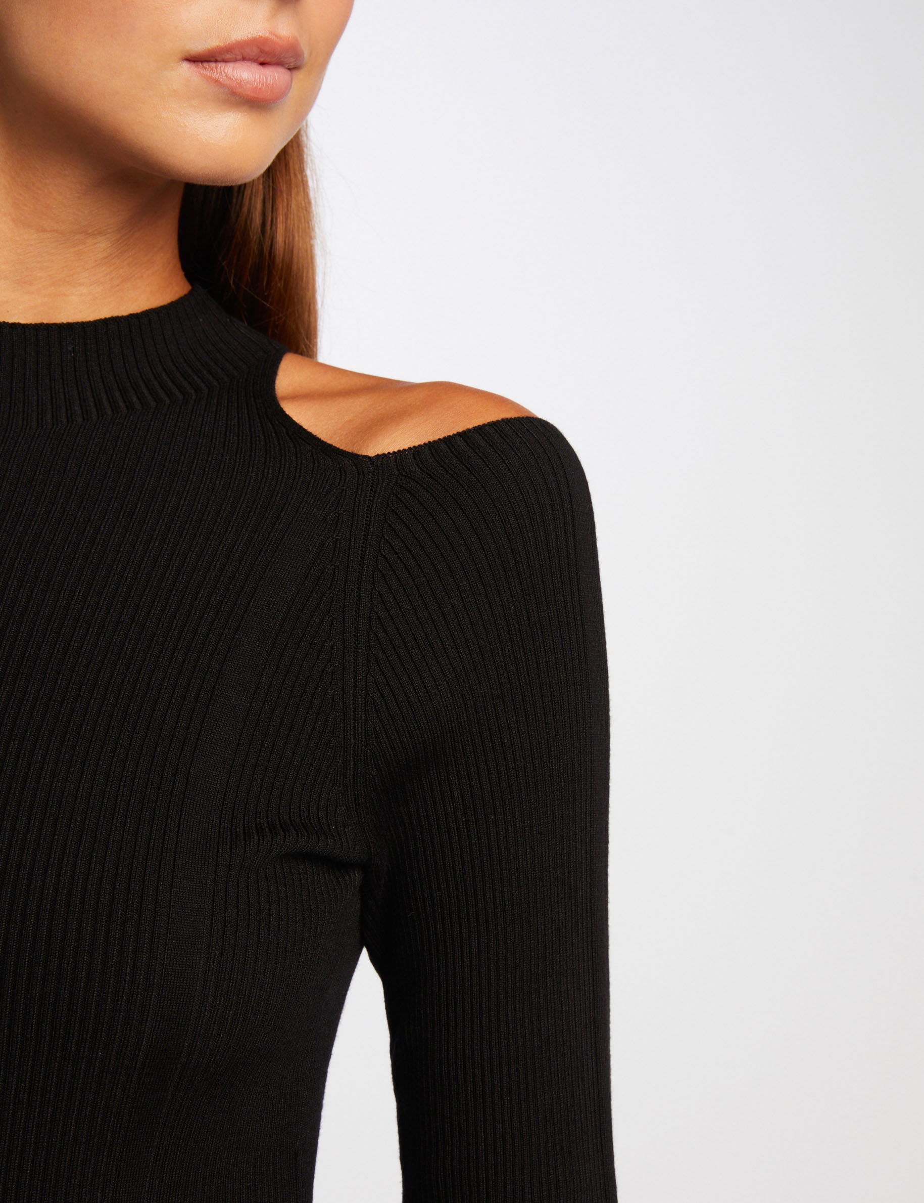 pull manches longues avec ouvertures noir femme Pull manches longues avec ouvertures noir femme