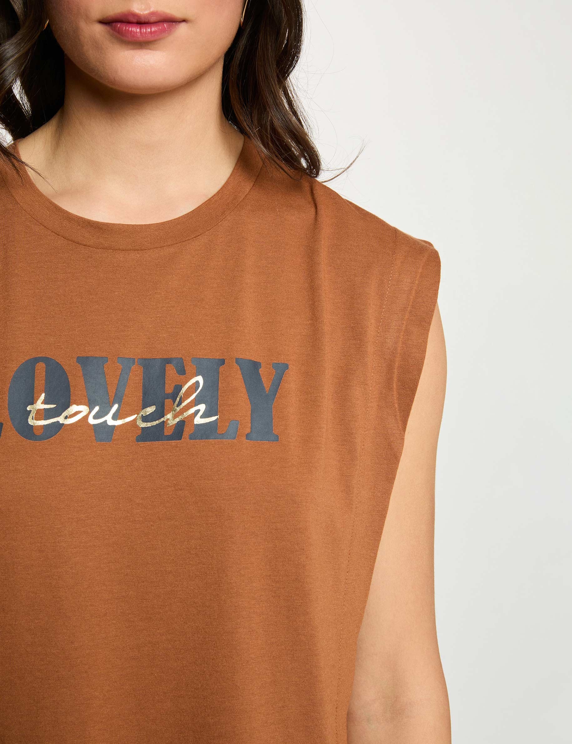 T-shirt droit col rond camel femme