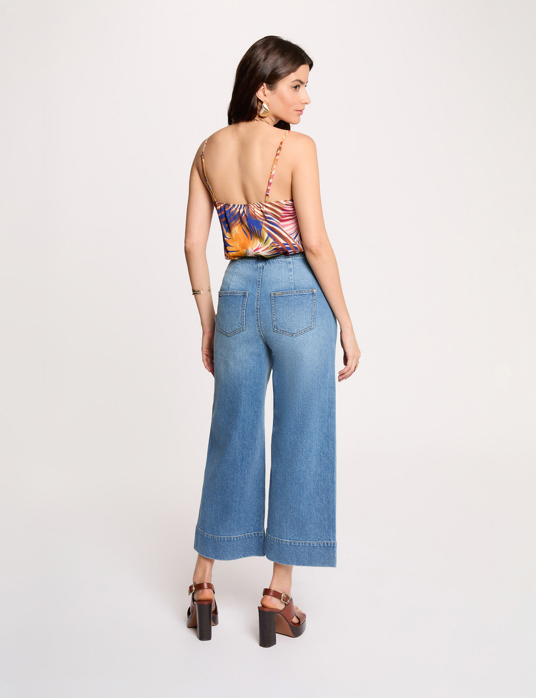 Top ajust&eacute; col v multicolore femme