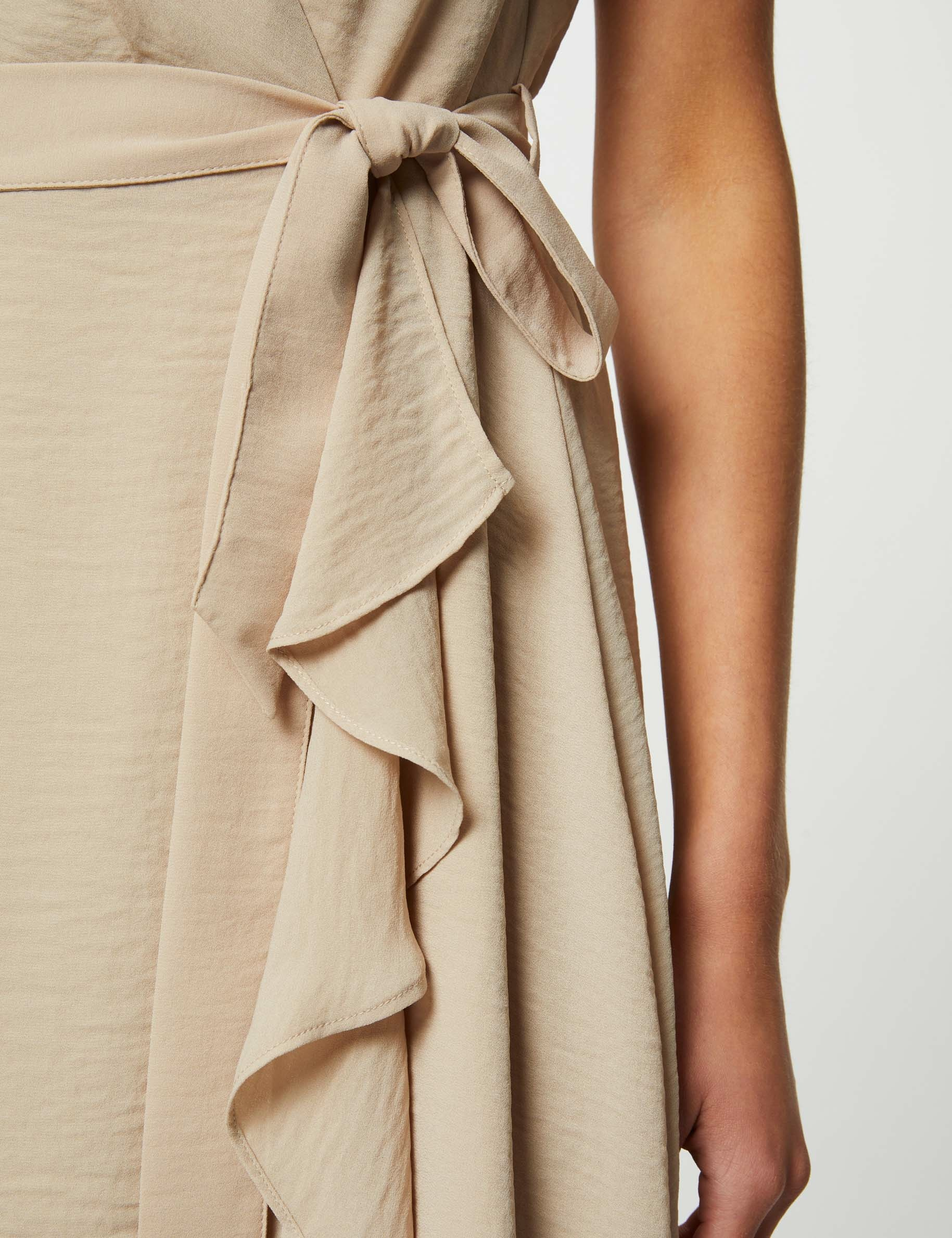 Robe portefeuille sans manches caramel femme