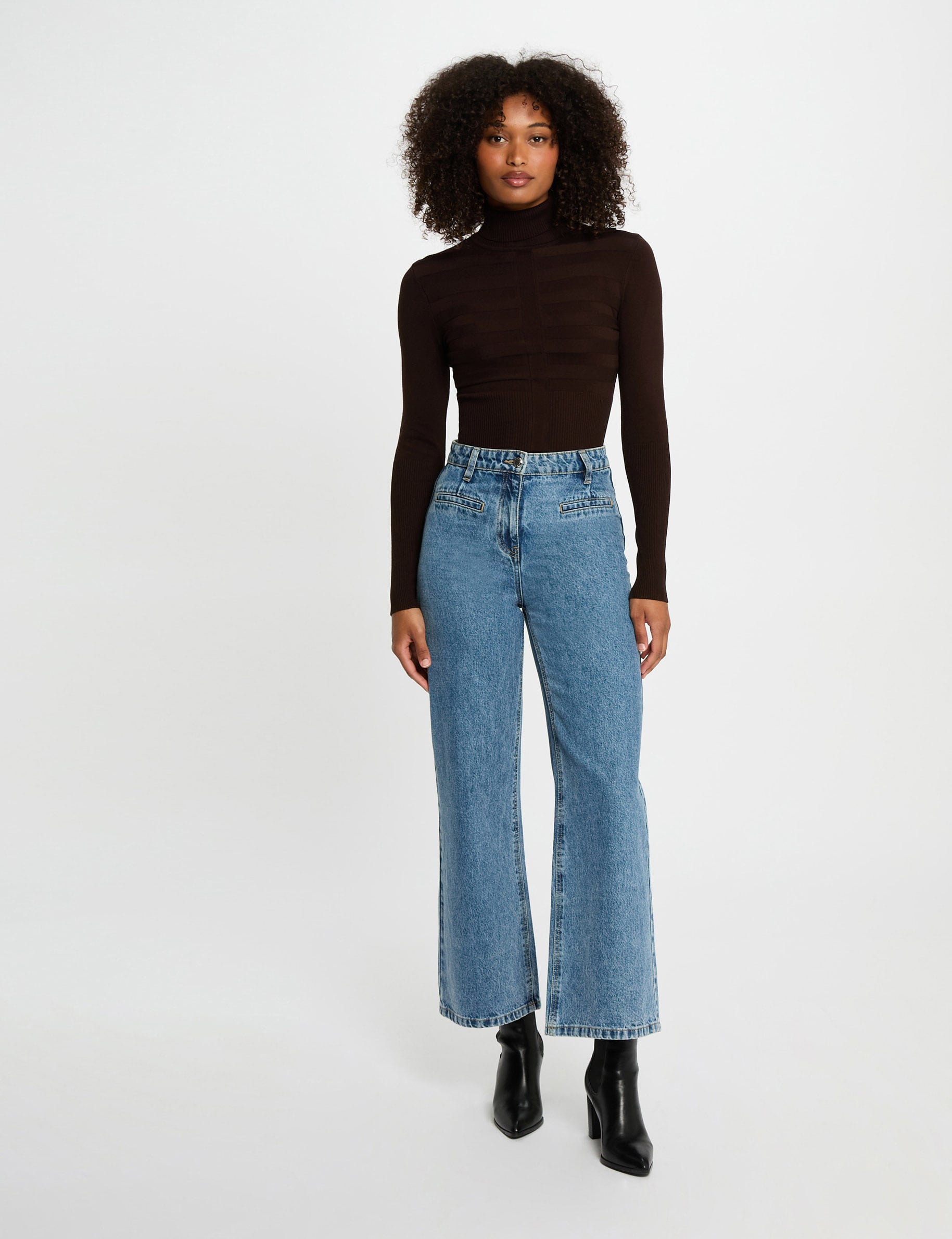 Pull col roul&eacute; cintr&eacute; marron fonc&eacute; femme