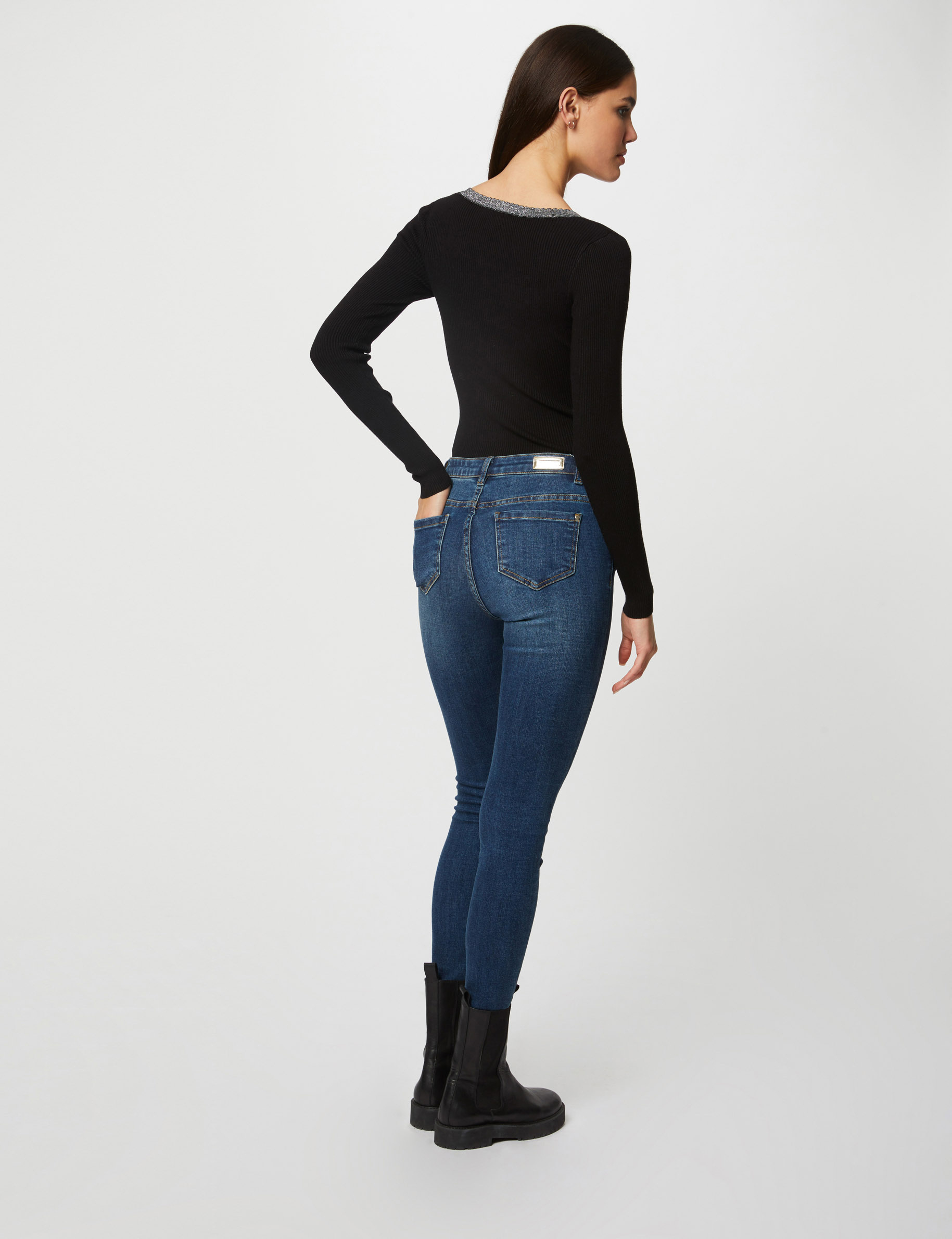 Pull manches longues avec col en V noir femme Pull manches longues avec col en V noir femme