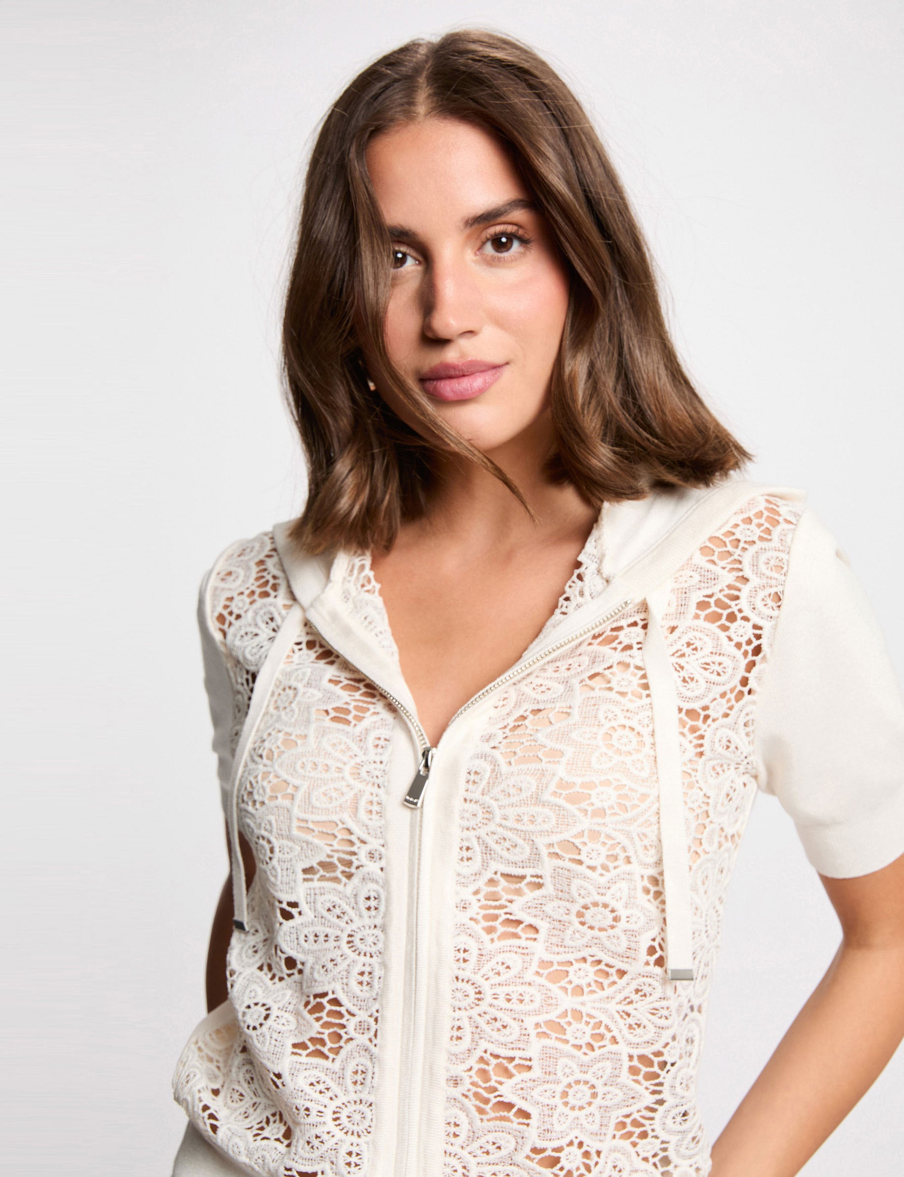 Gilet manches courtes capuche ivoire femme