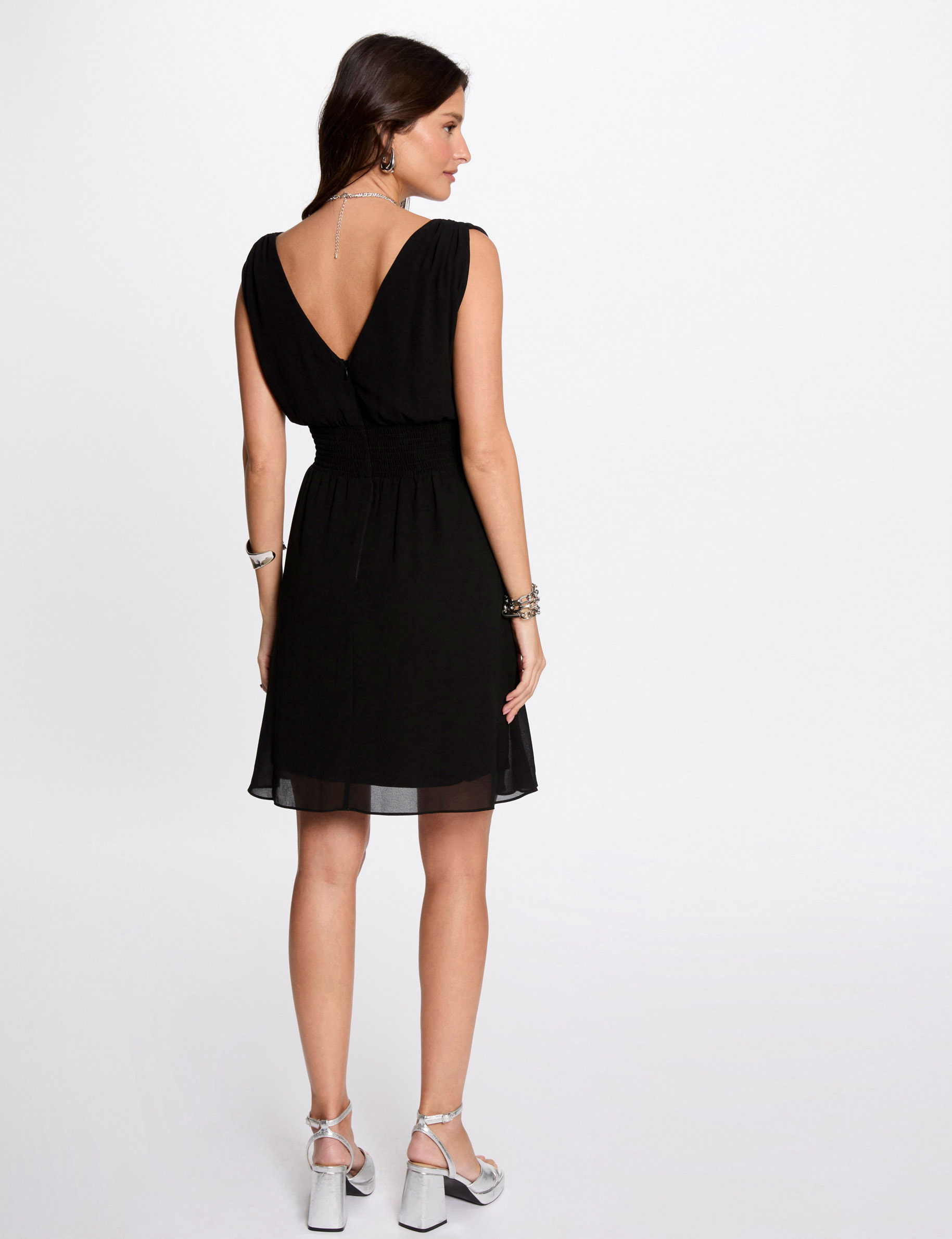 Robe courte &eacute;vas&eacute;e fluide noir femme