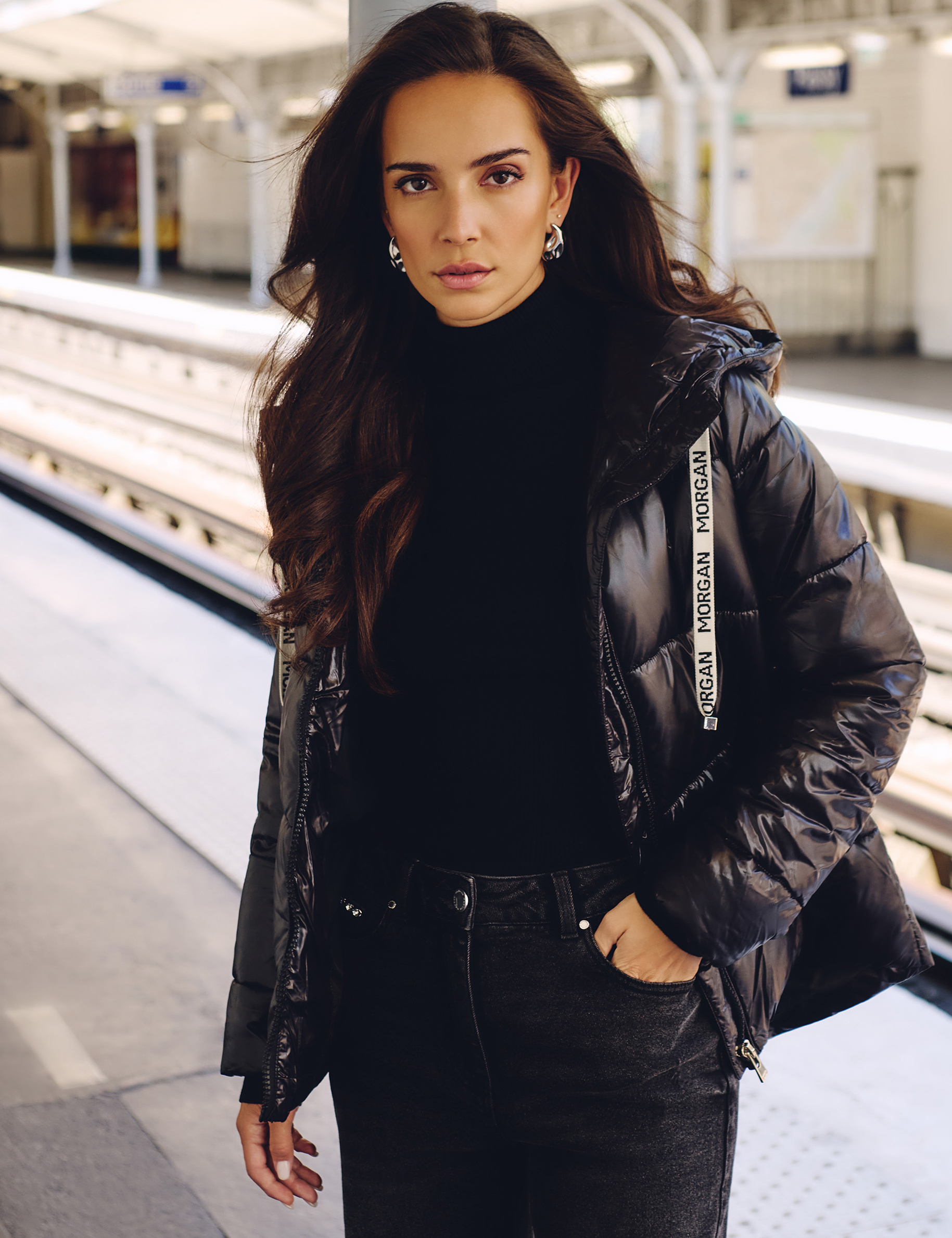 Doudoune courte brillante noir femme Morgan