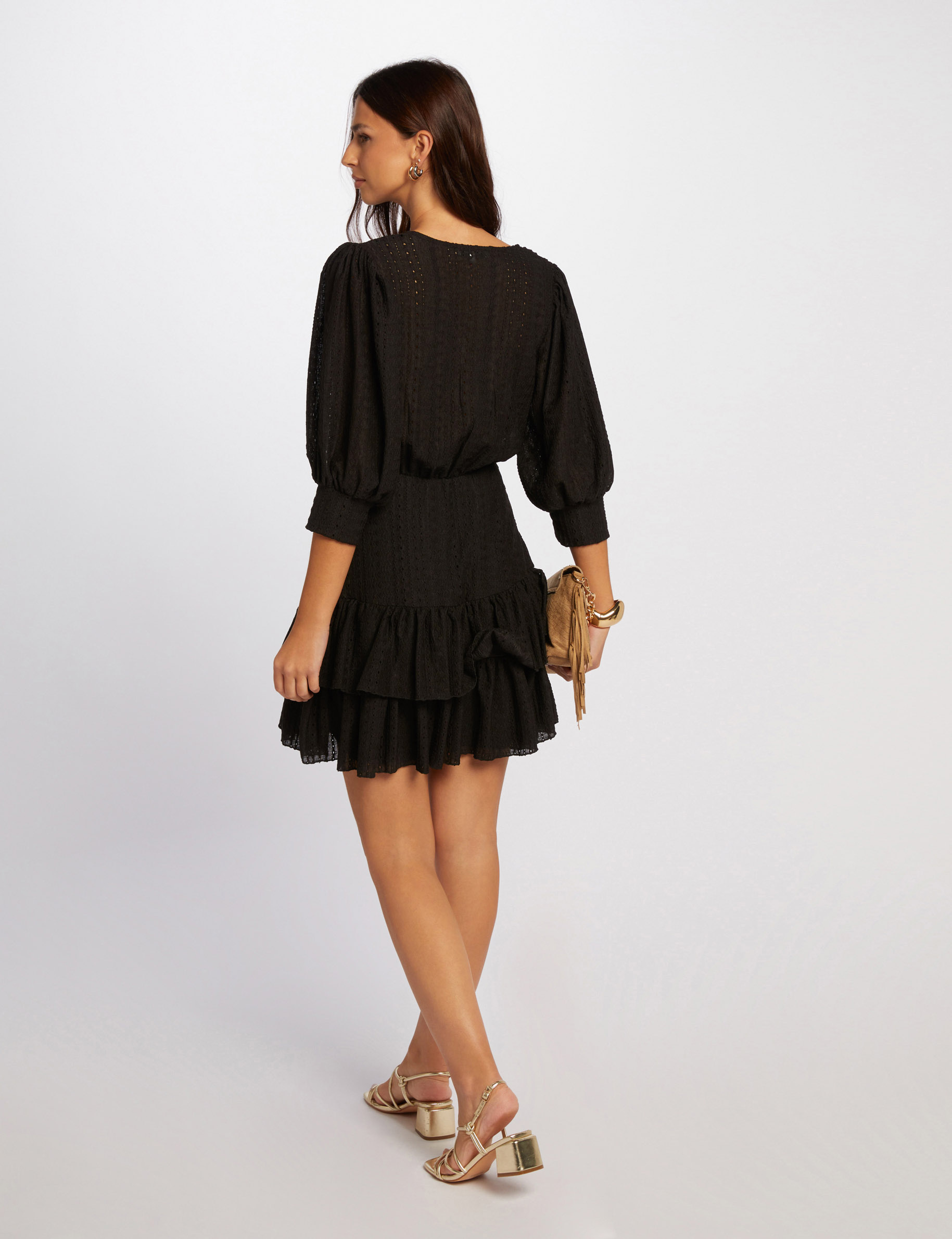 robe courte evasee brodee noir femme Robe courte évasée brodée noir femme
