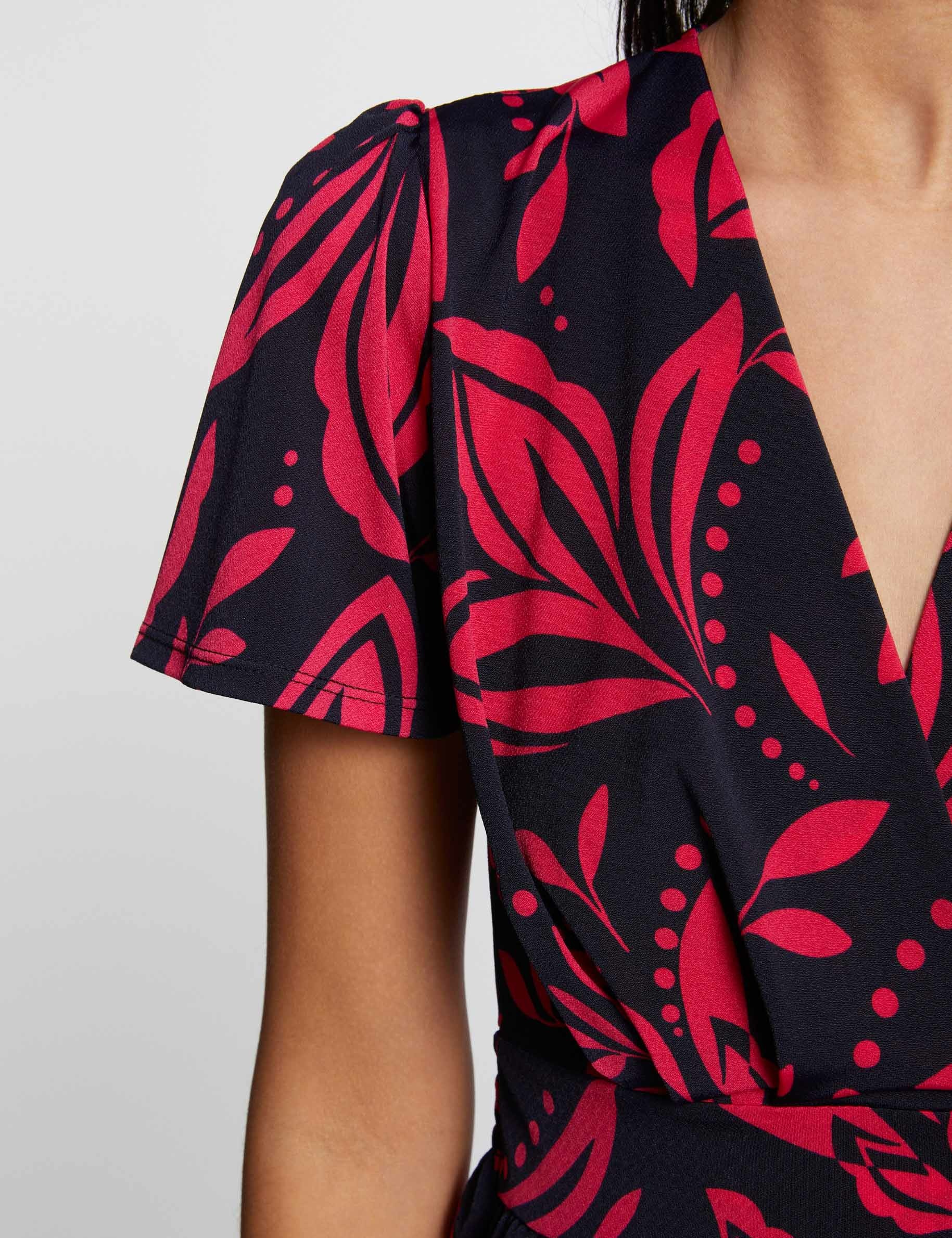 T-shirt imprim&eacute; v&eacute;g&eacute;tal multico femme