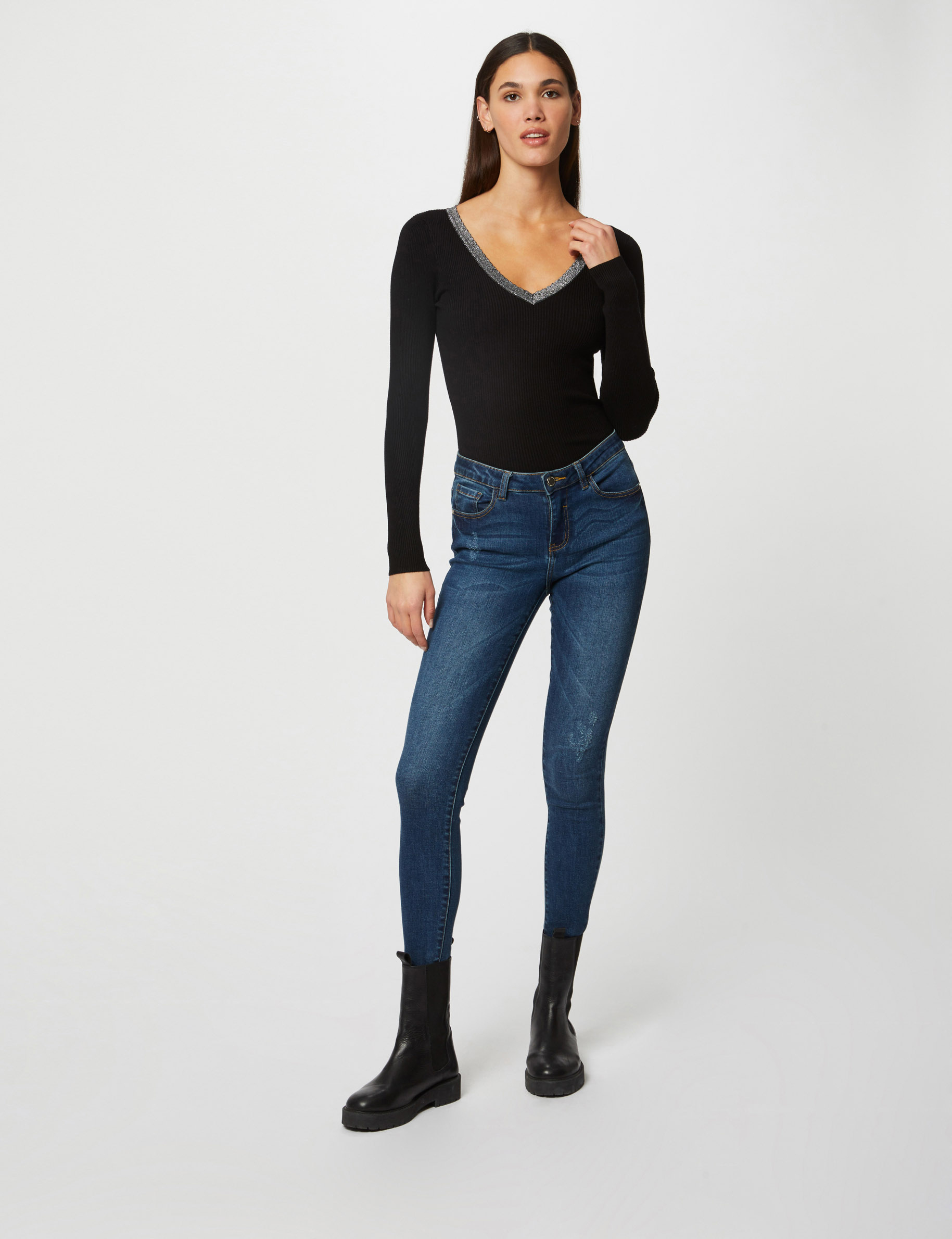 Pull manches longues avec col en V noir femme Pull manches longues avec col en V noir femme