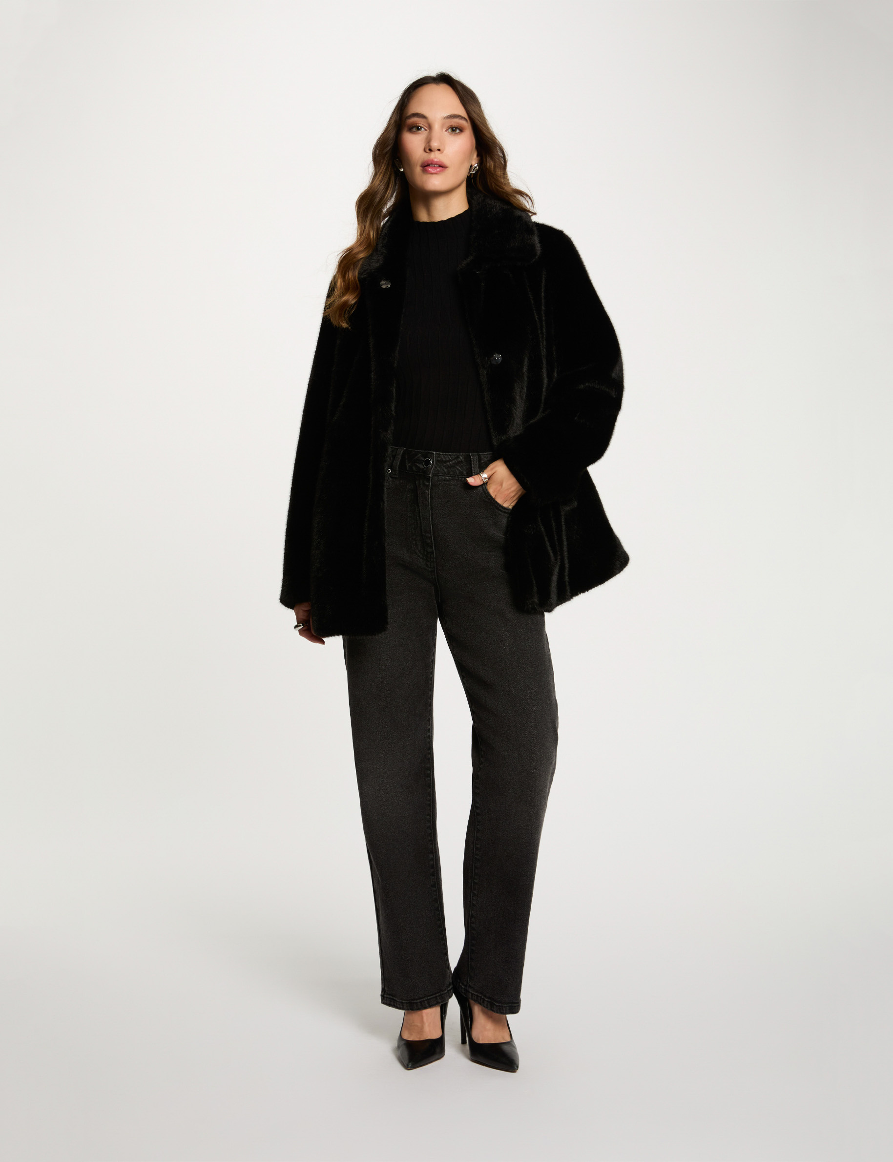 Manteau droit fausse fourrure noir femme