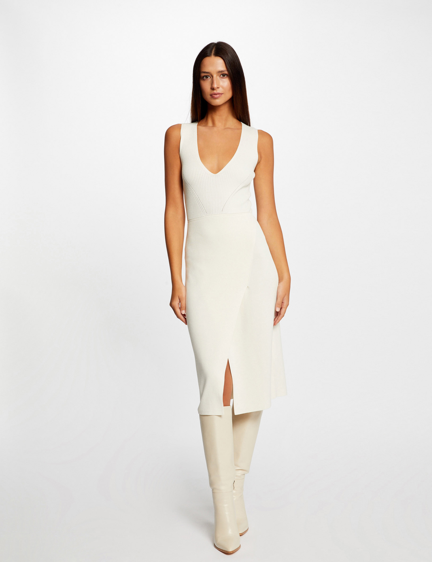 robe pull midi ajustee col en v ivoire femme Robe pull midi ajustée col en V ivoire femme