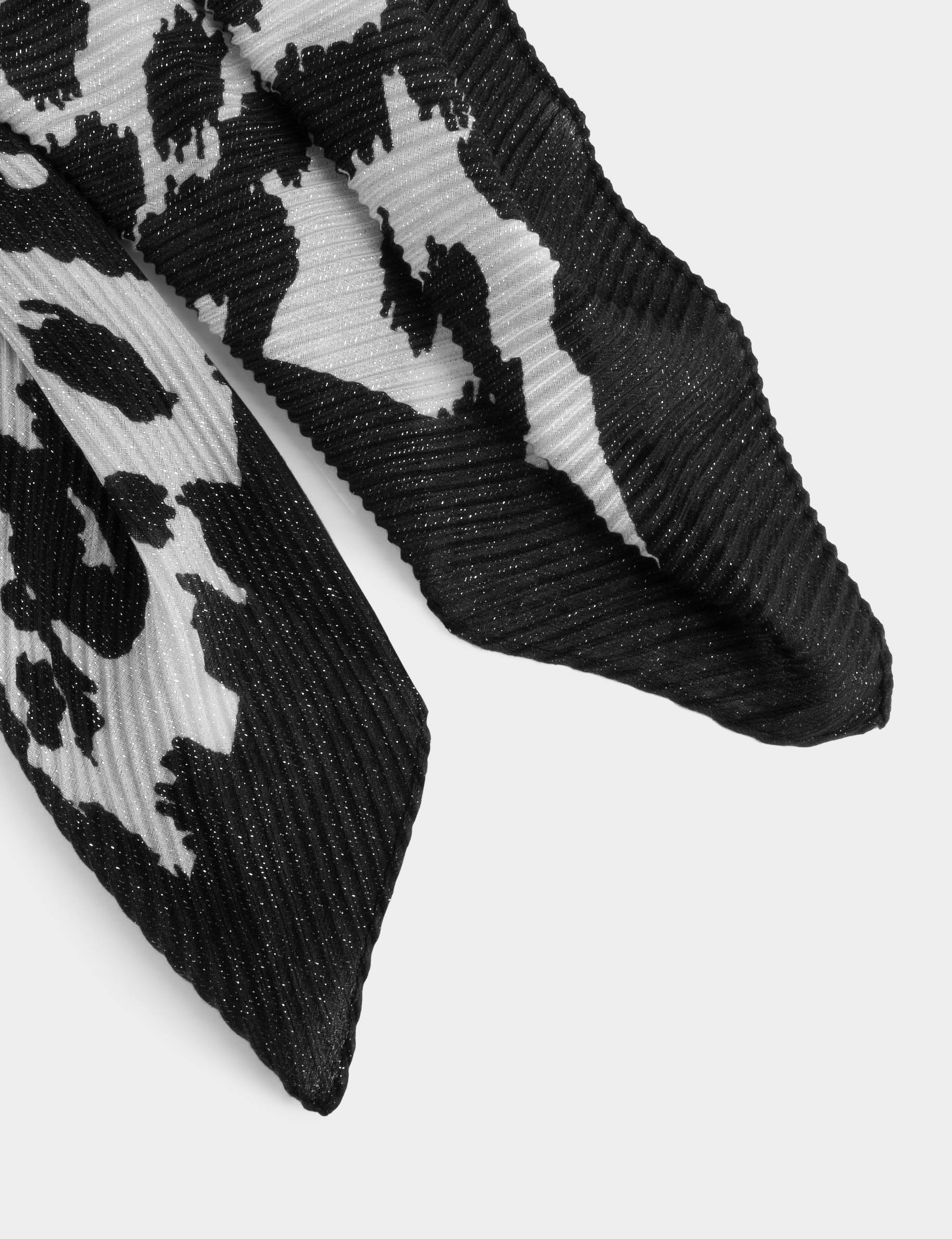 foulard plisse imprime animalier noir femme Foulard plissé imprimé animalier noir femme